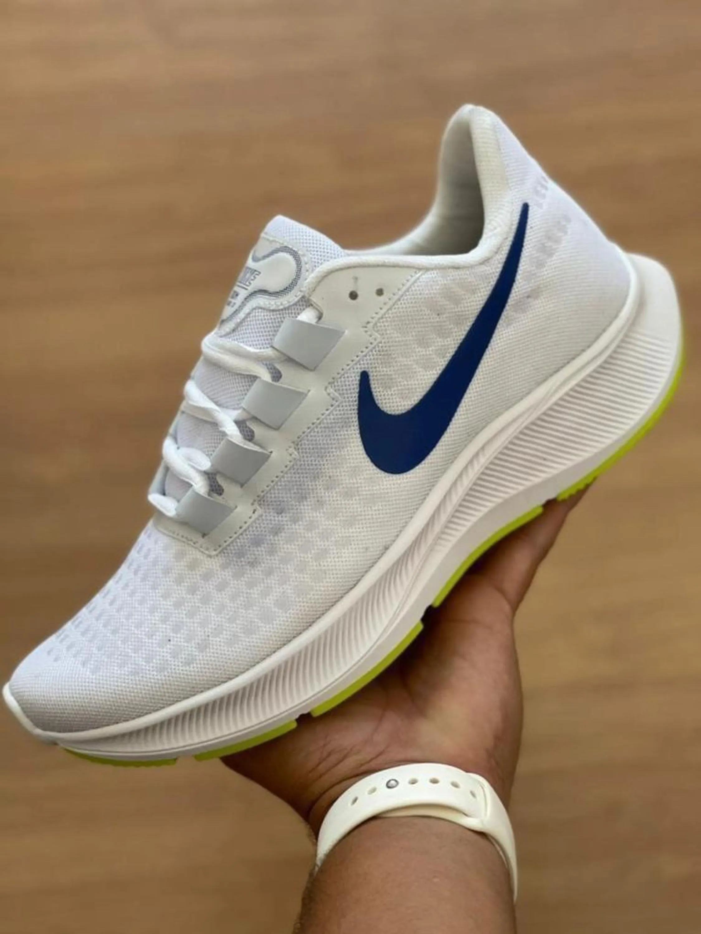 Tênis esportivo NIKE PEGUS