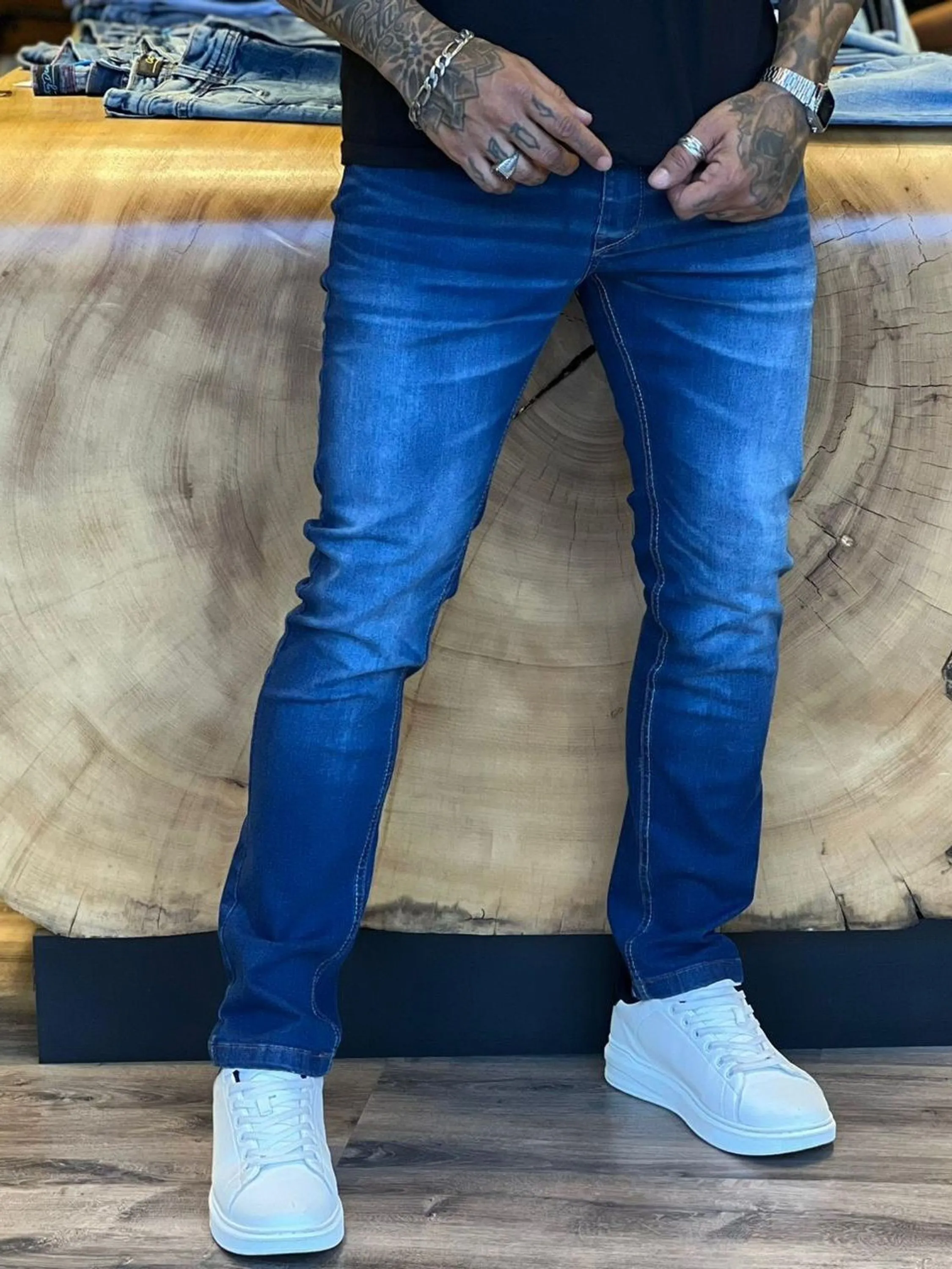 Calça Jeans Black Premium ,CityDenim diferenciada,destroyer alguns detalhes na peça, modelagem super skinny disponível ,  ,Jeans Premium de alta qualidade,nos tamanhos do 38 ao 48