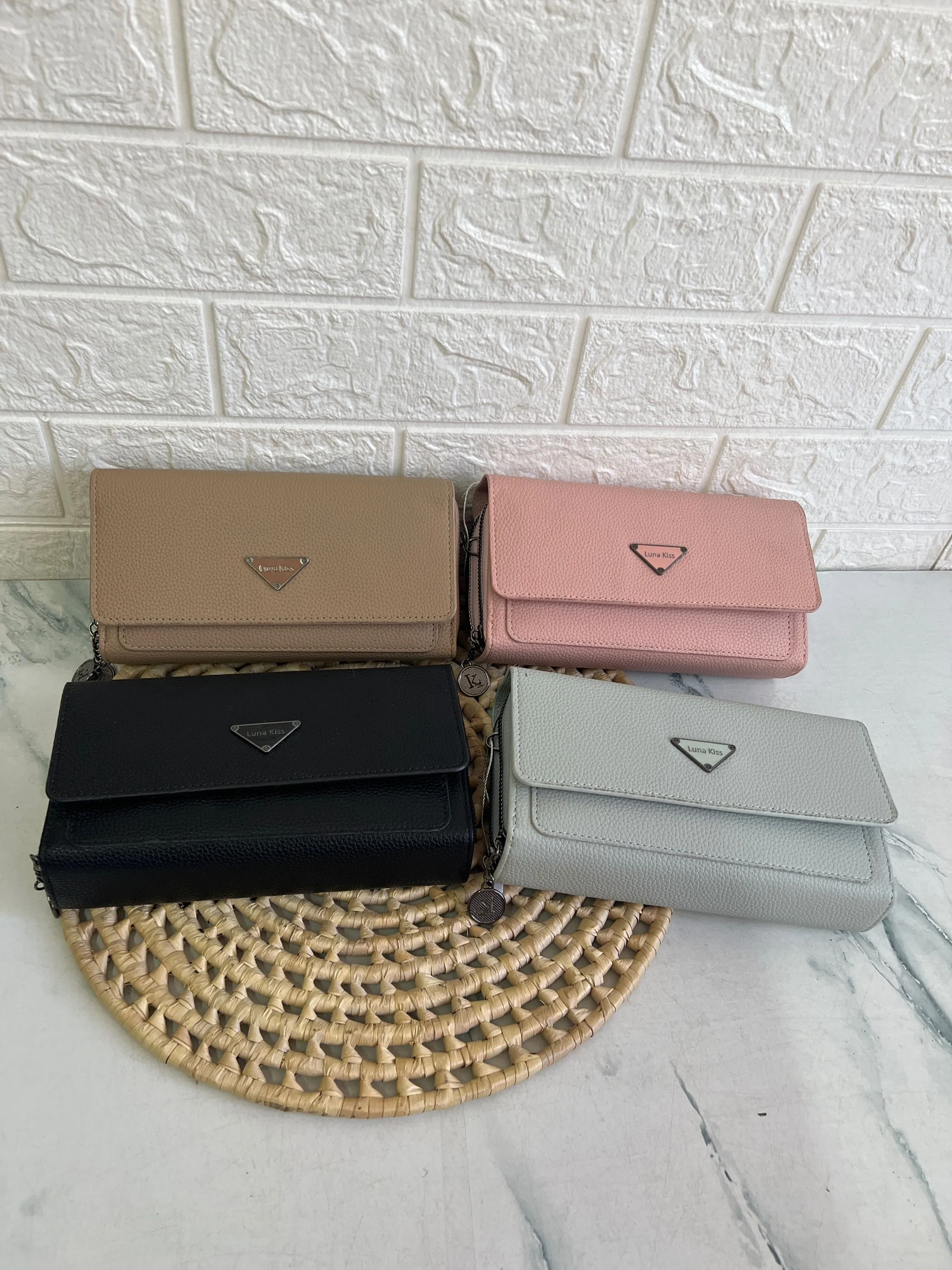 Bolsa pequena cabe celular LK2637