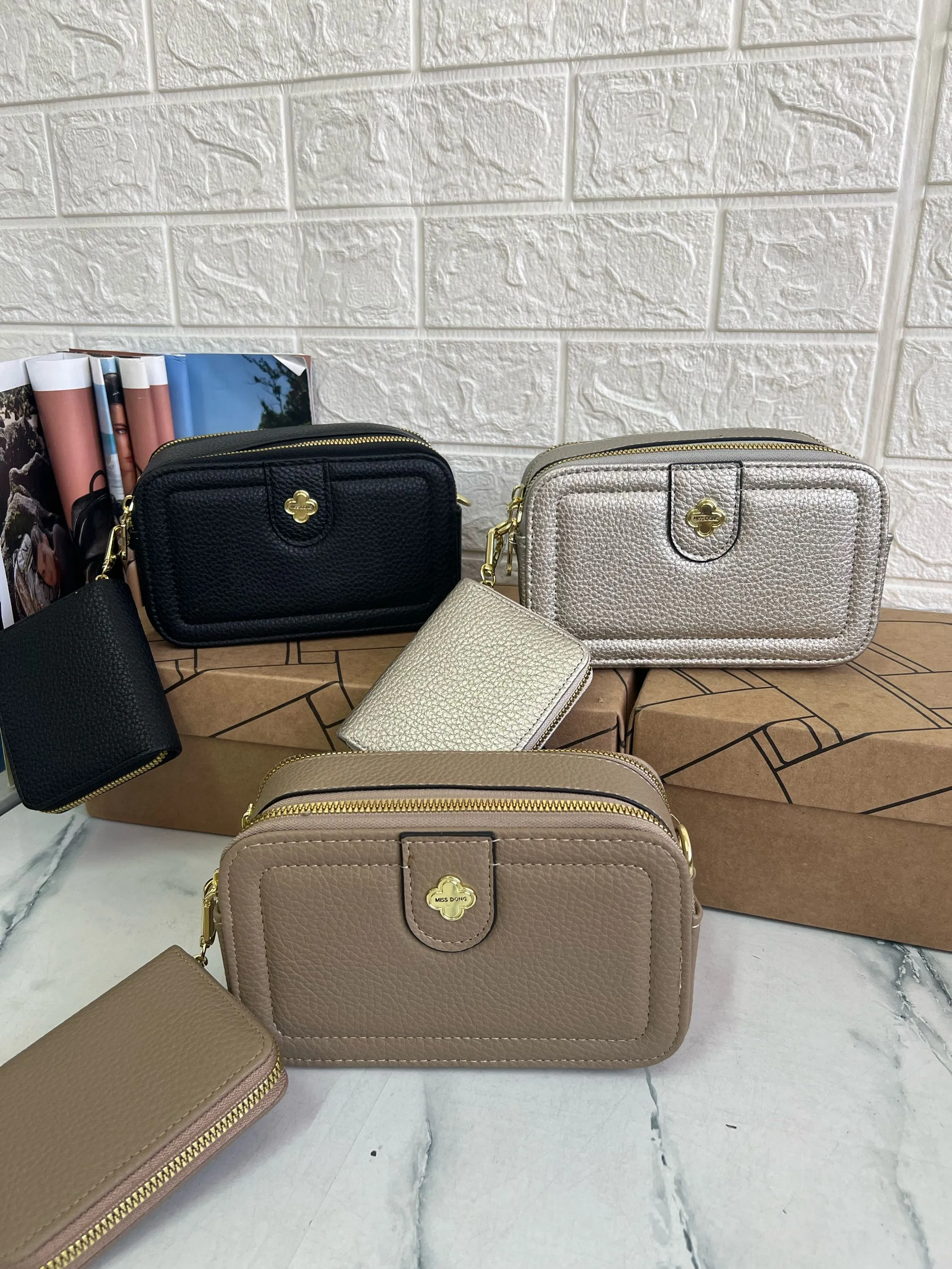 Bolsa pequena com alça e carteira DB-1162