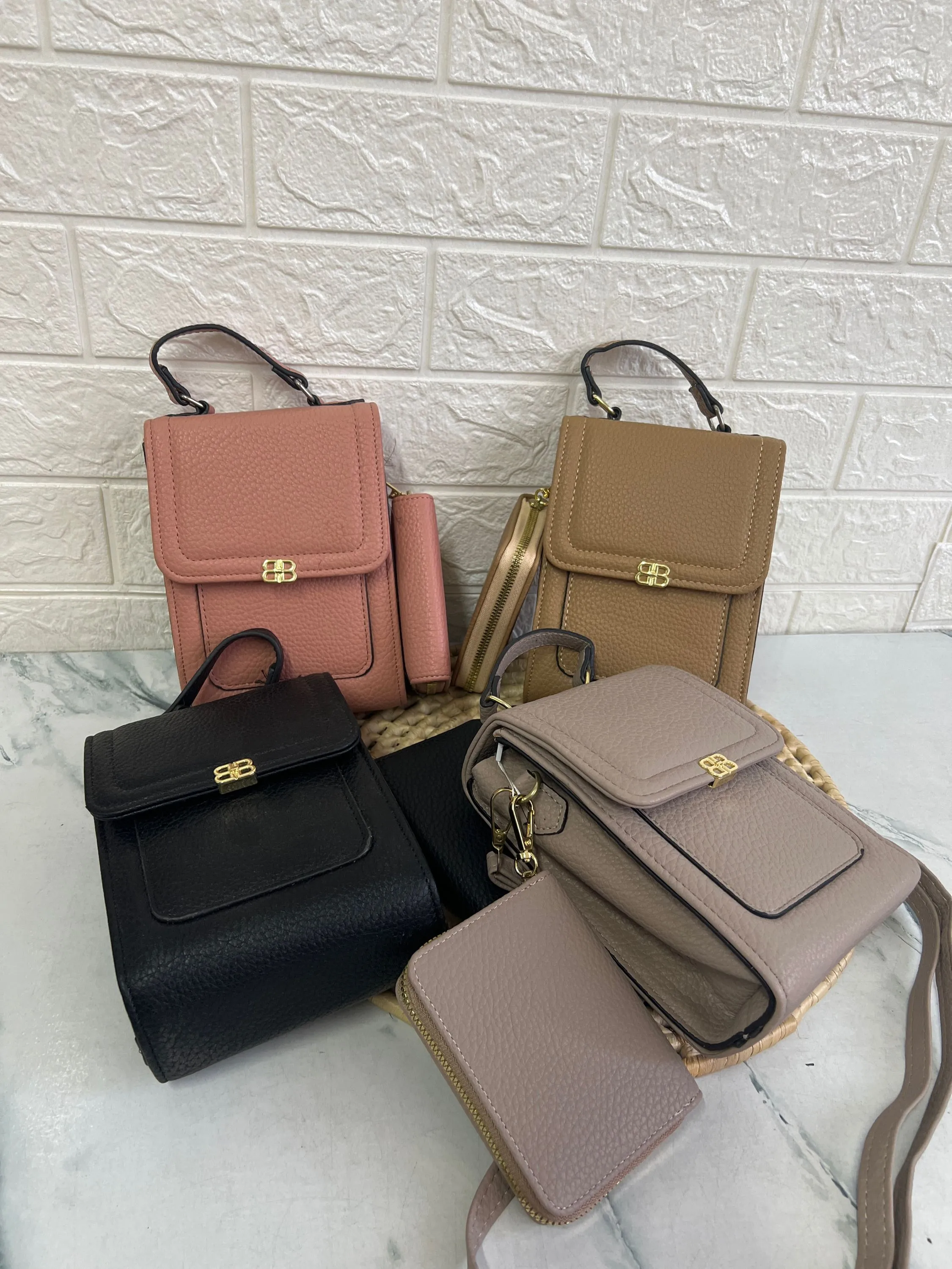 Bolsa pequena cabe celular catão 873