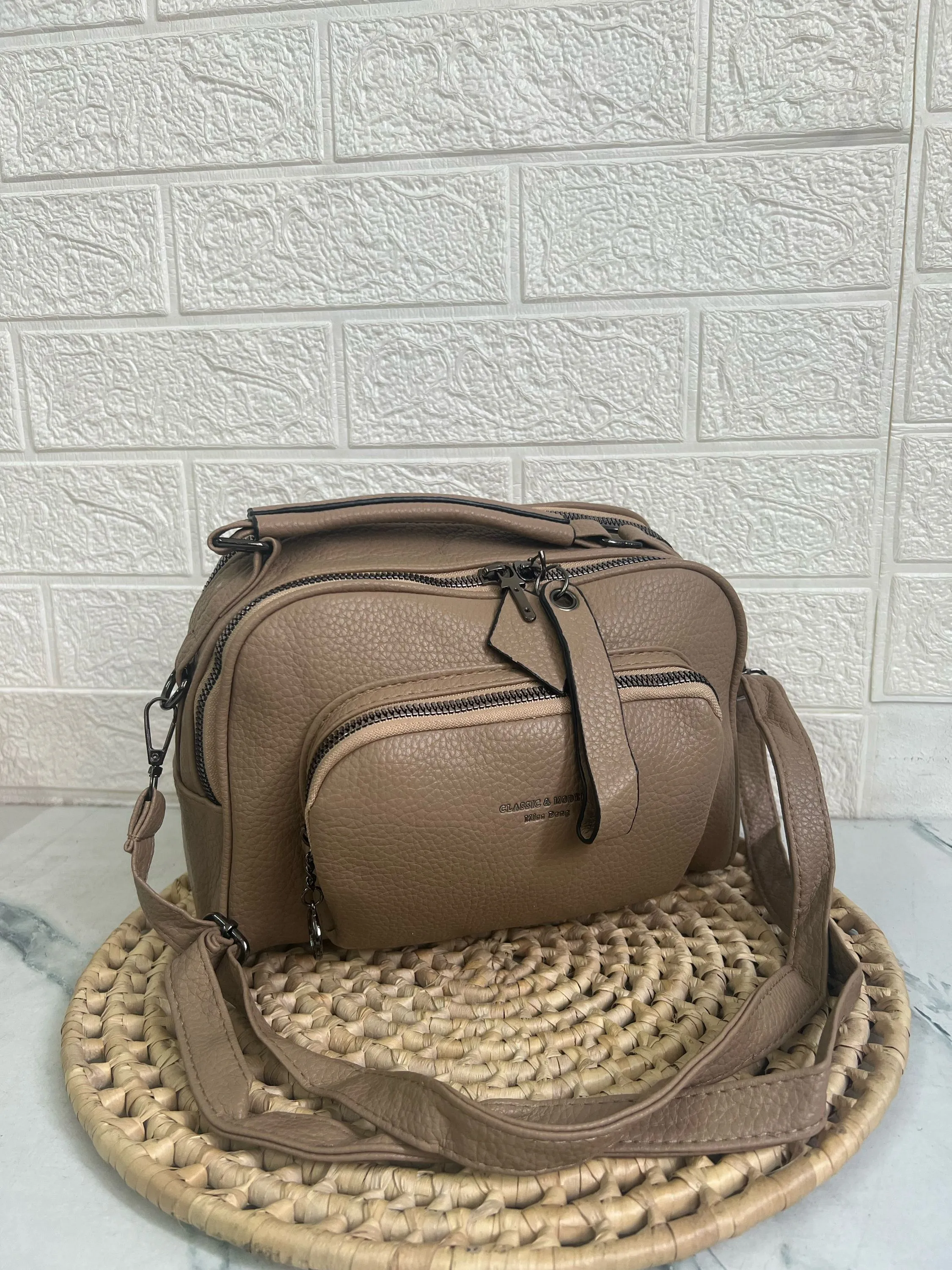 Bolsa média alça de mão e de ombro