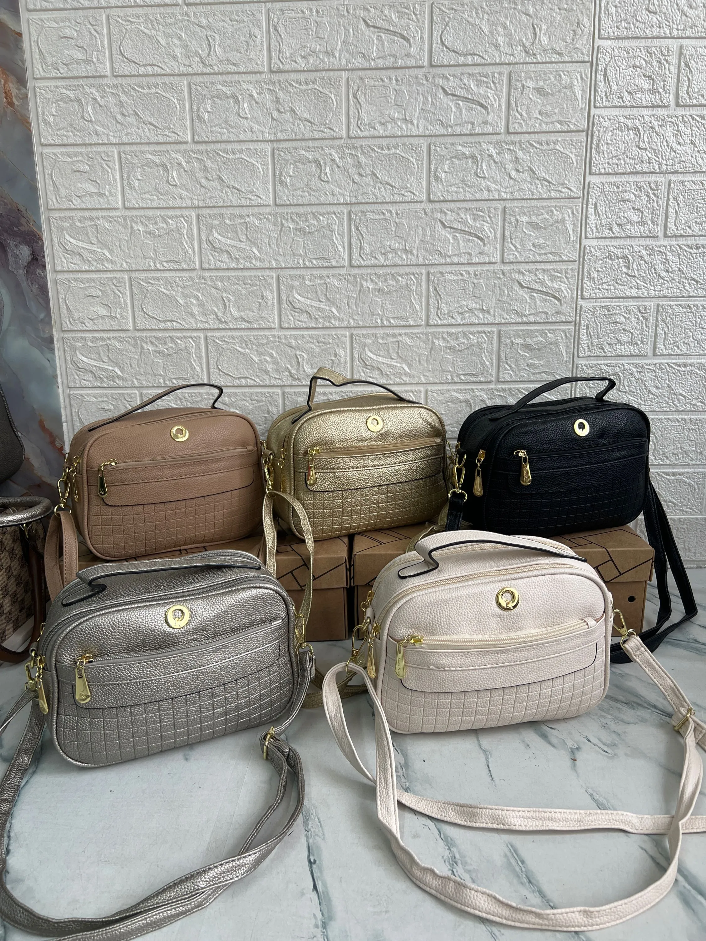 Bolsa feminina alça de mão e transversal LK12261