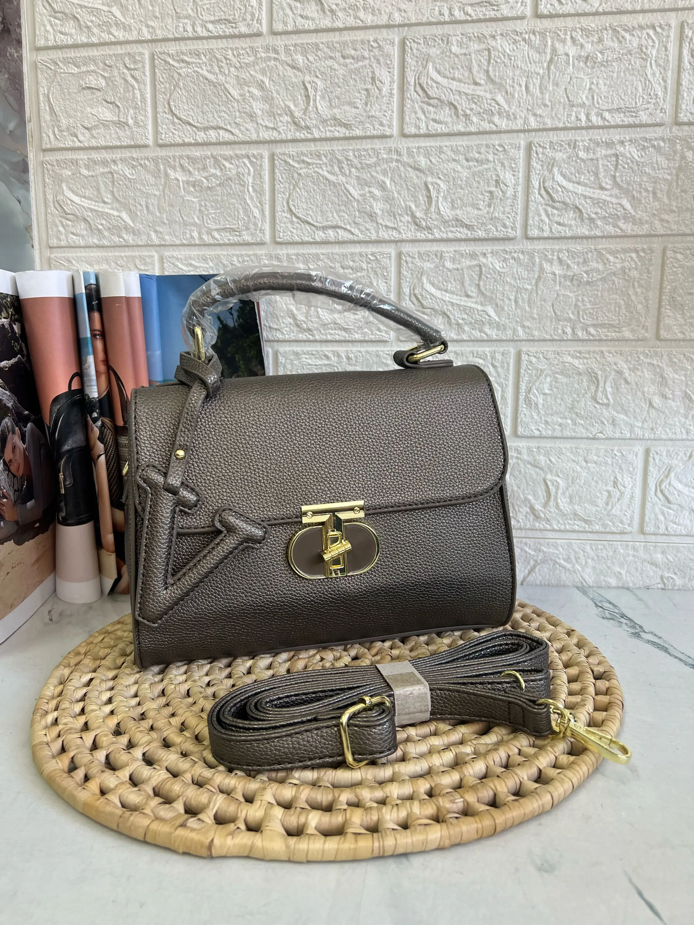 Bolsa feminina de mão transversal DC-00916