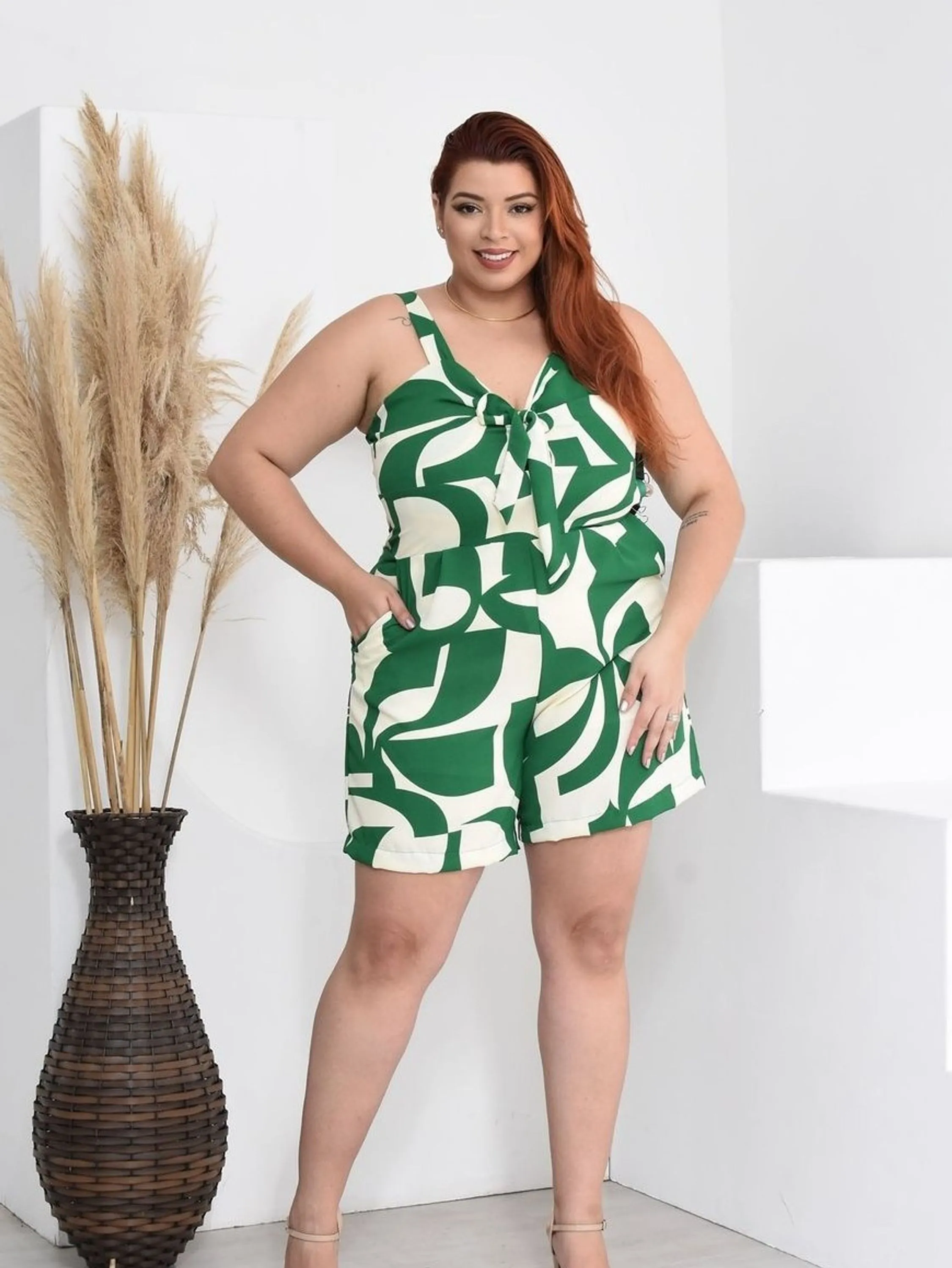 Macaquinho Feminino Plus Size Estampado ⭐