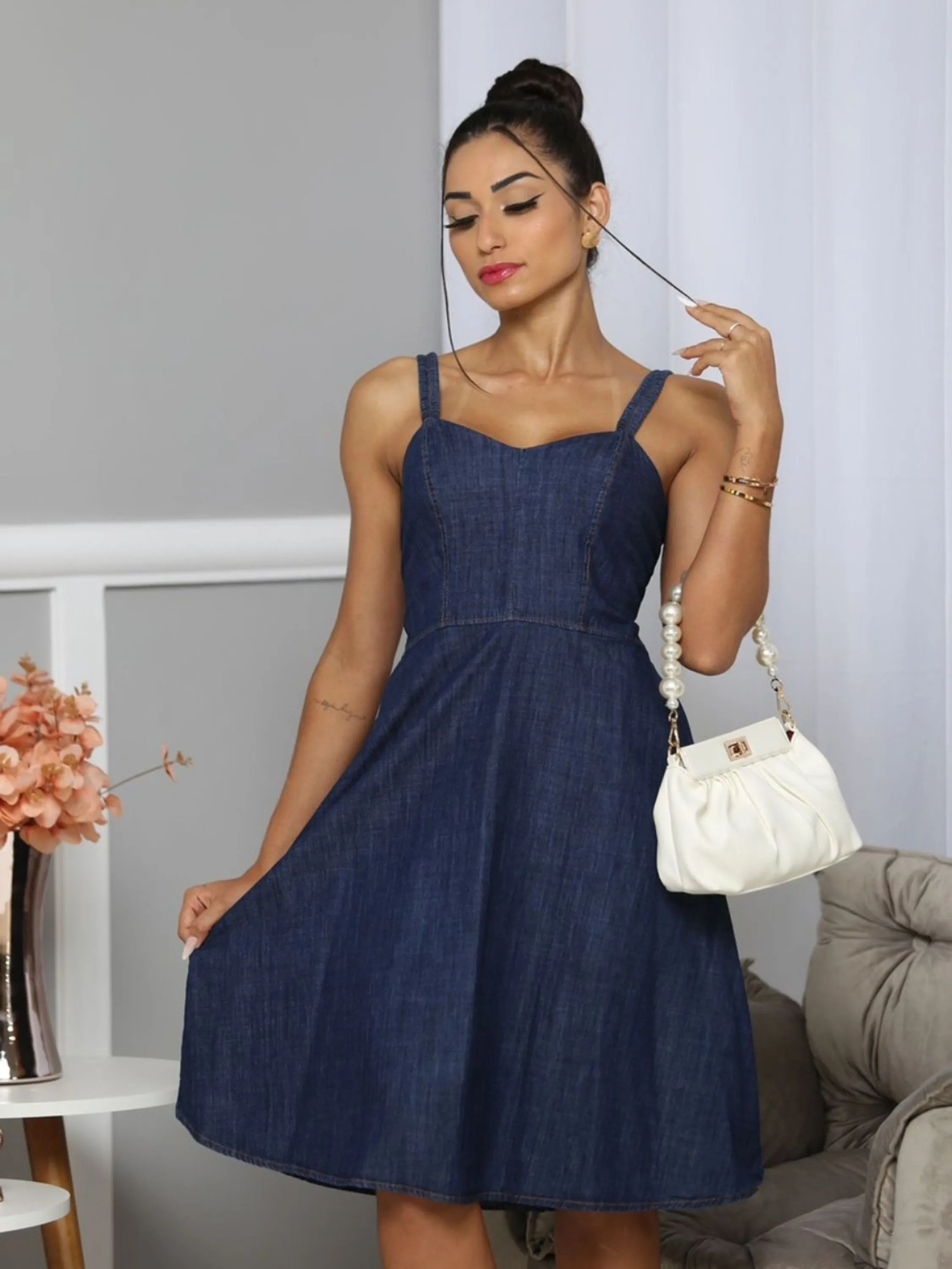 Vestido Jeans Curto com Alça