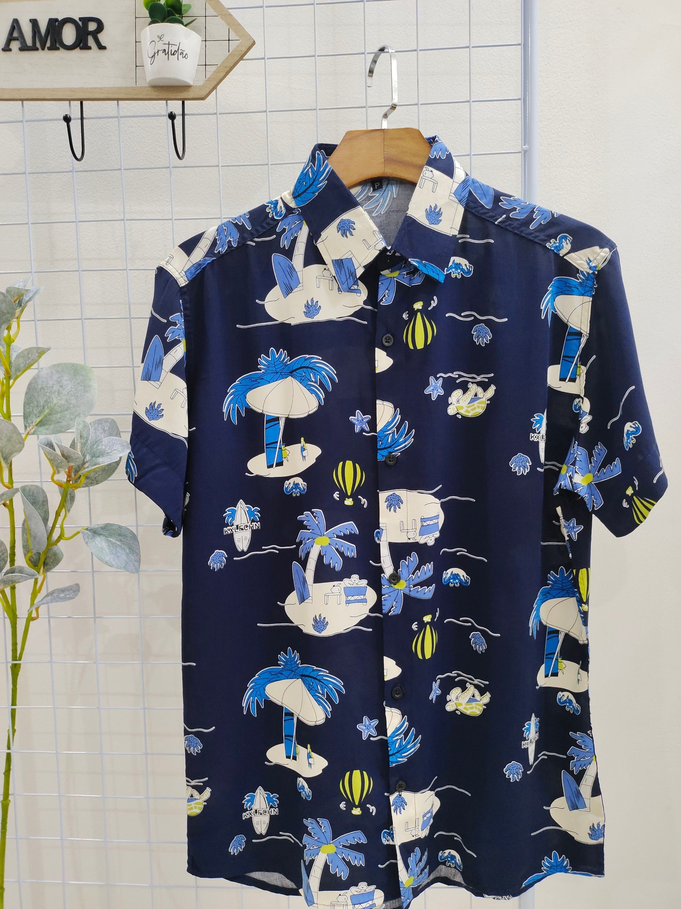 Camisa Floral Havaiana Praia Verão Masculino Manga Curta De Botão Tecido100% Viscose encolhe um pouquinhoCamisa Floral Havaiana Praia Verão Masculino Manga Curta De Botão Tecido100% Viscose encolhe um pouquinho