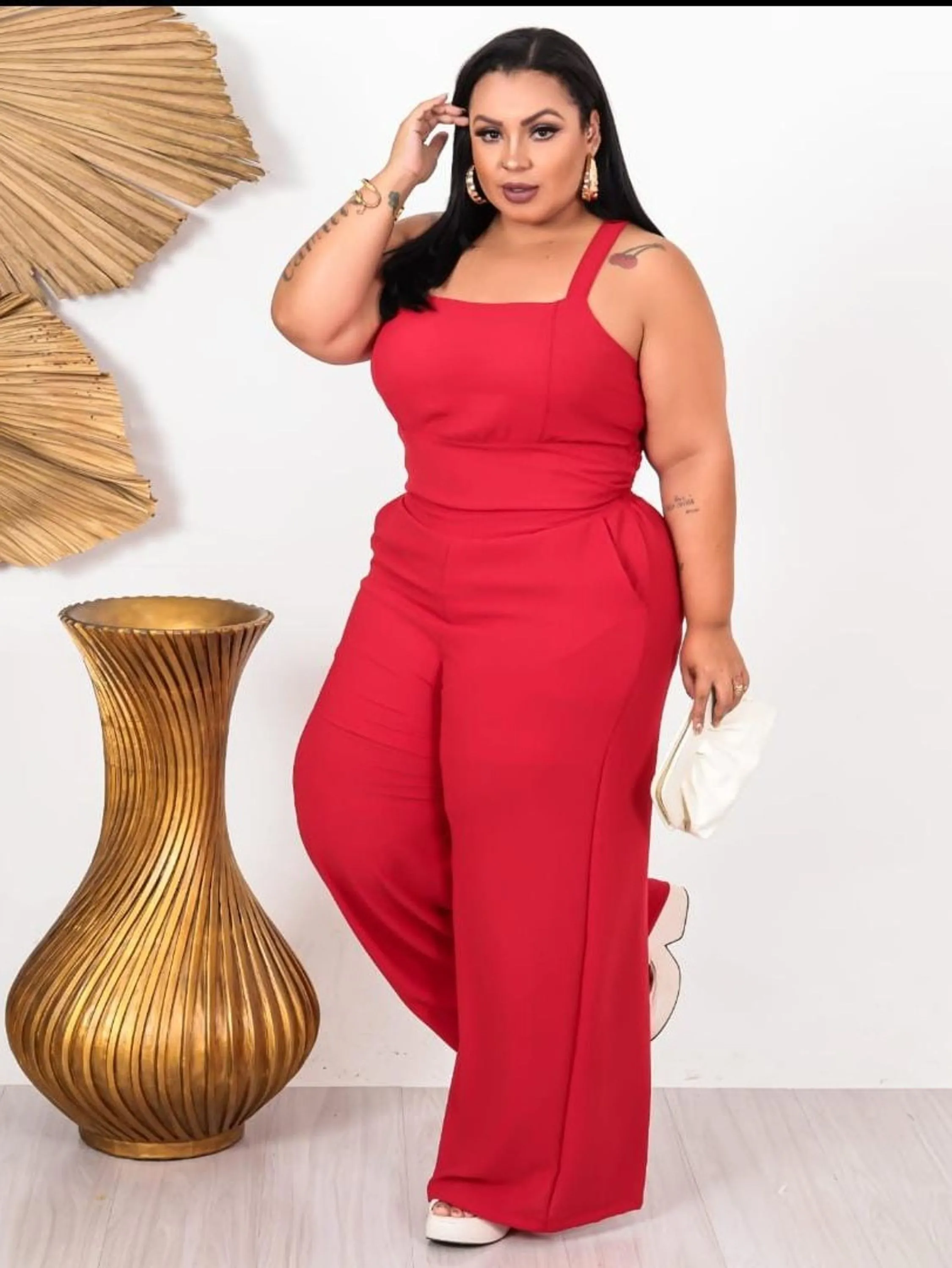Macacão plus size tecido alfaiataria plus size.