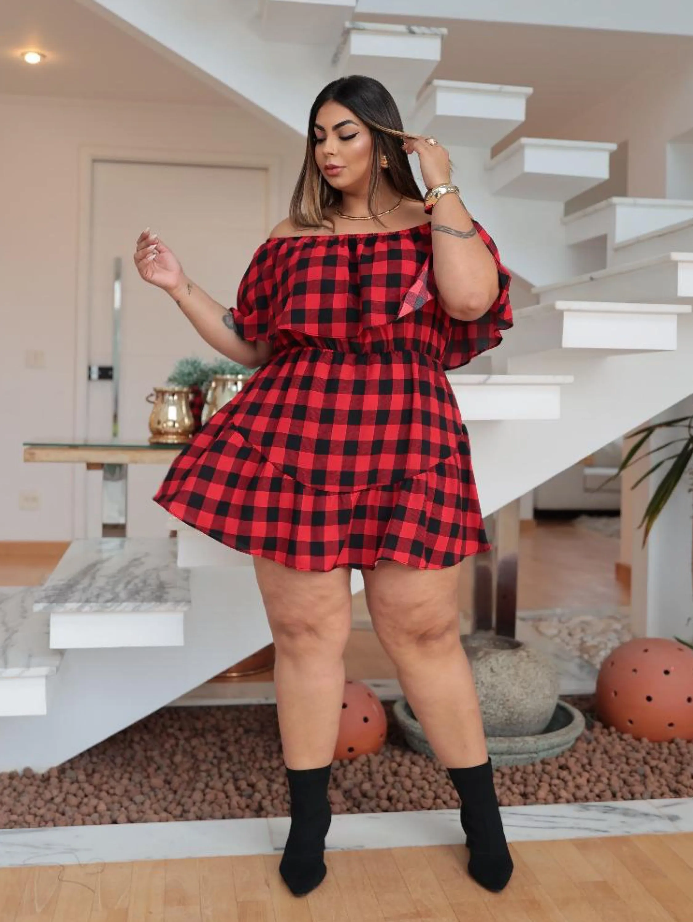 Macaquinho ciganinha xadrez Plus size veste do 46 ao 52