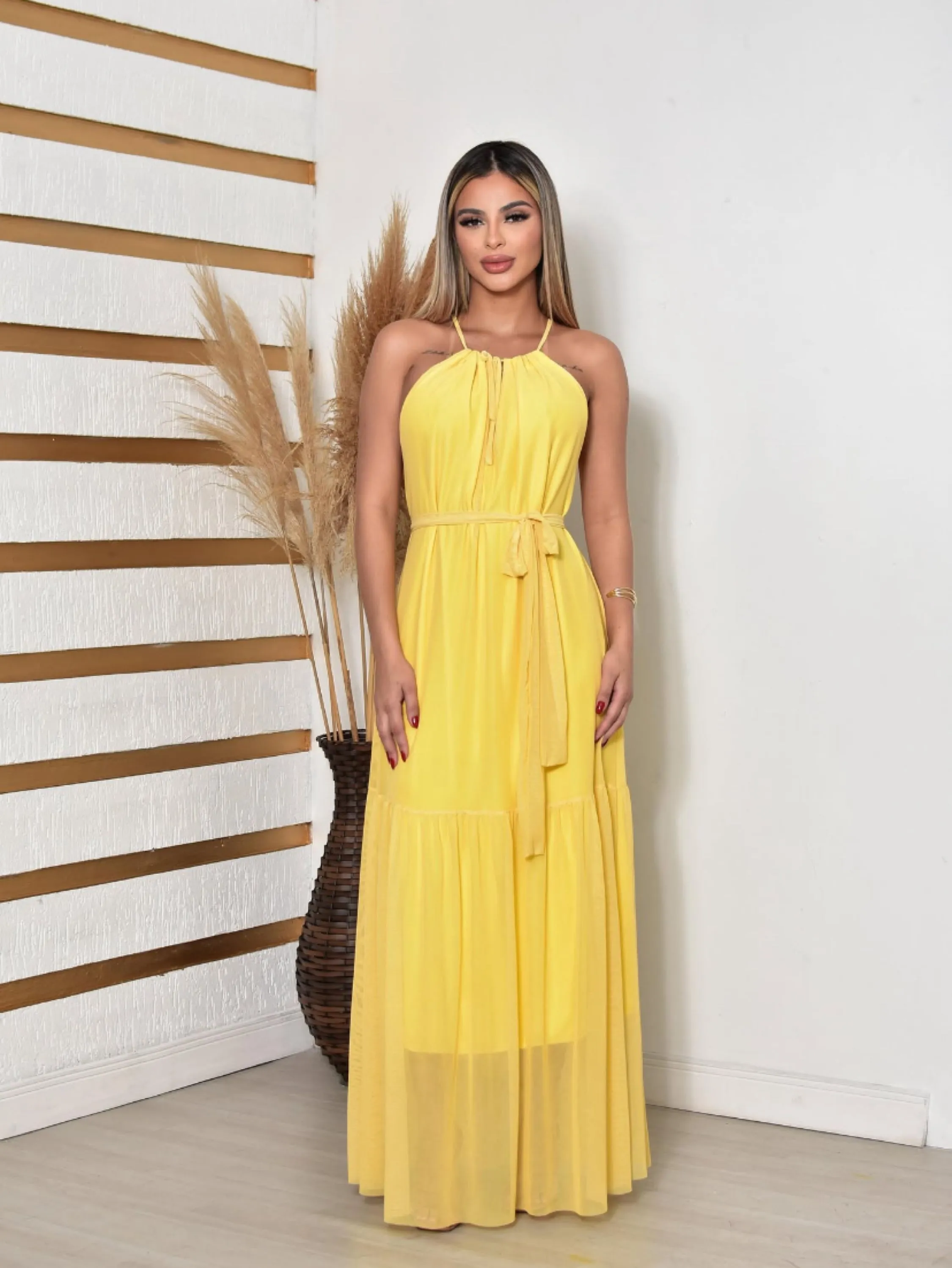 Vestido longo forrado  alça ajustavel tecido tule