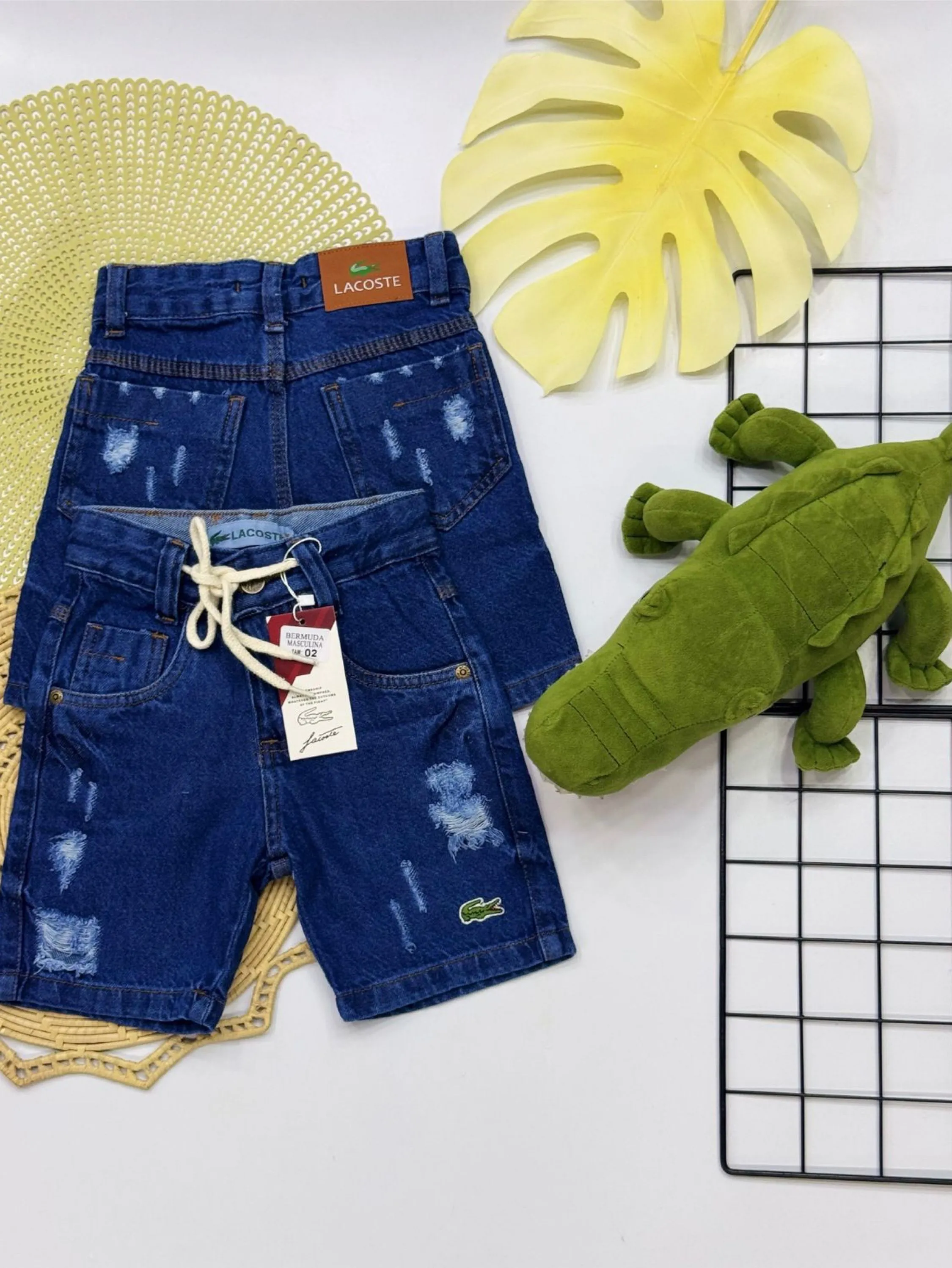 Bermuda Lacoste jeans infantil/juvenil linha premium