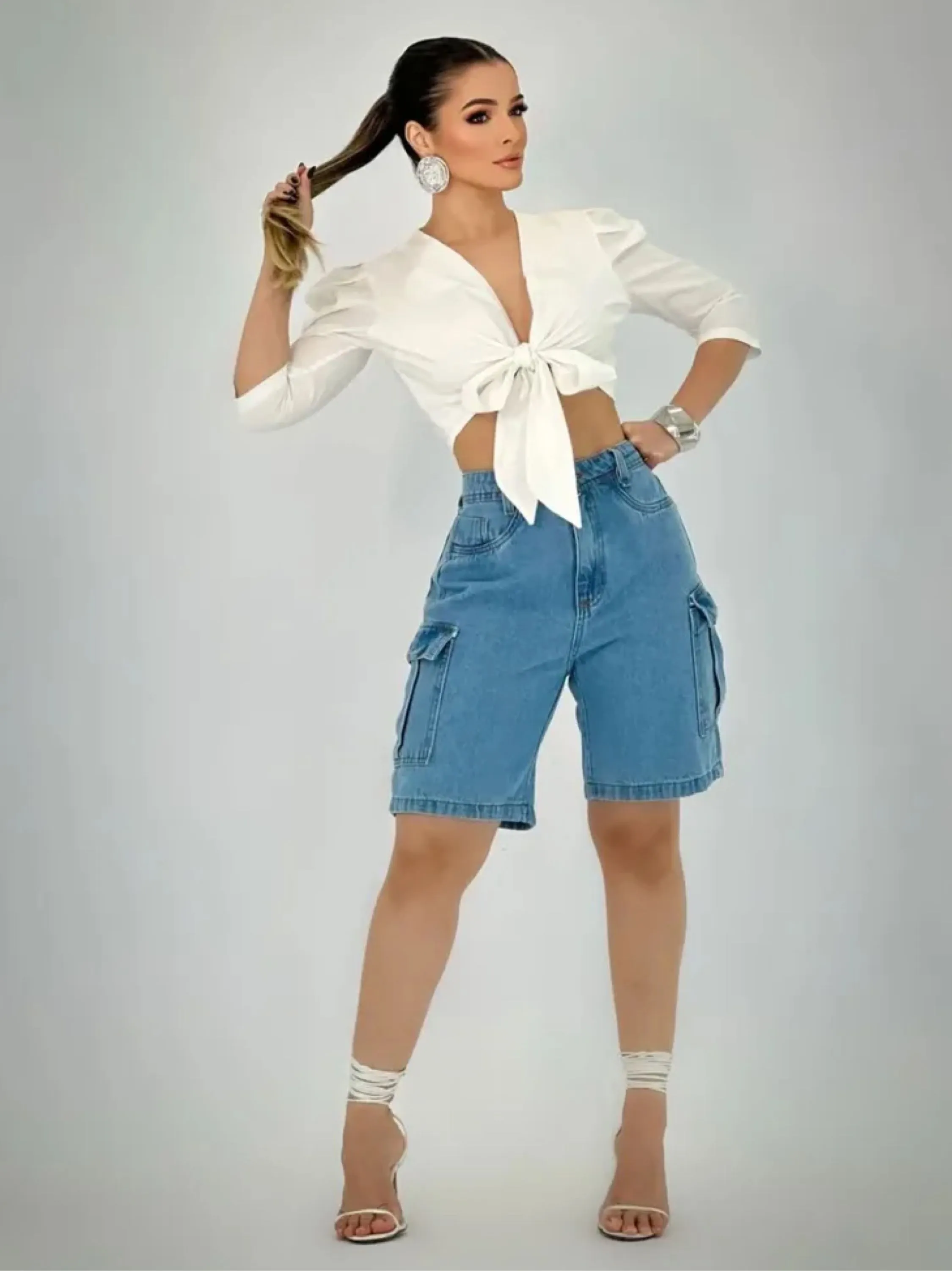 Bermuda jeans cargo cintura média