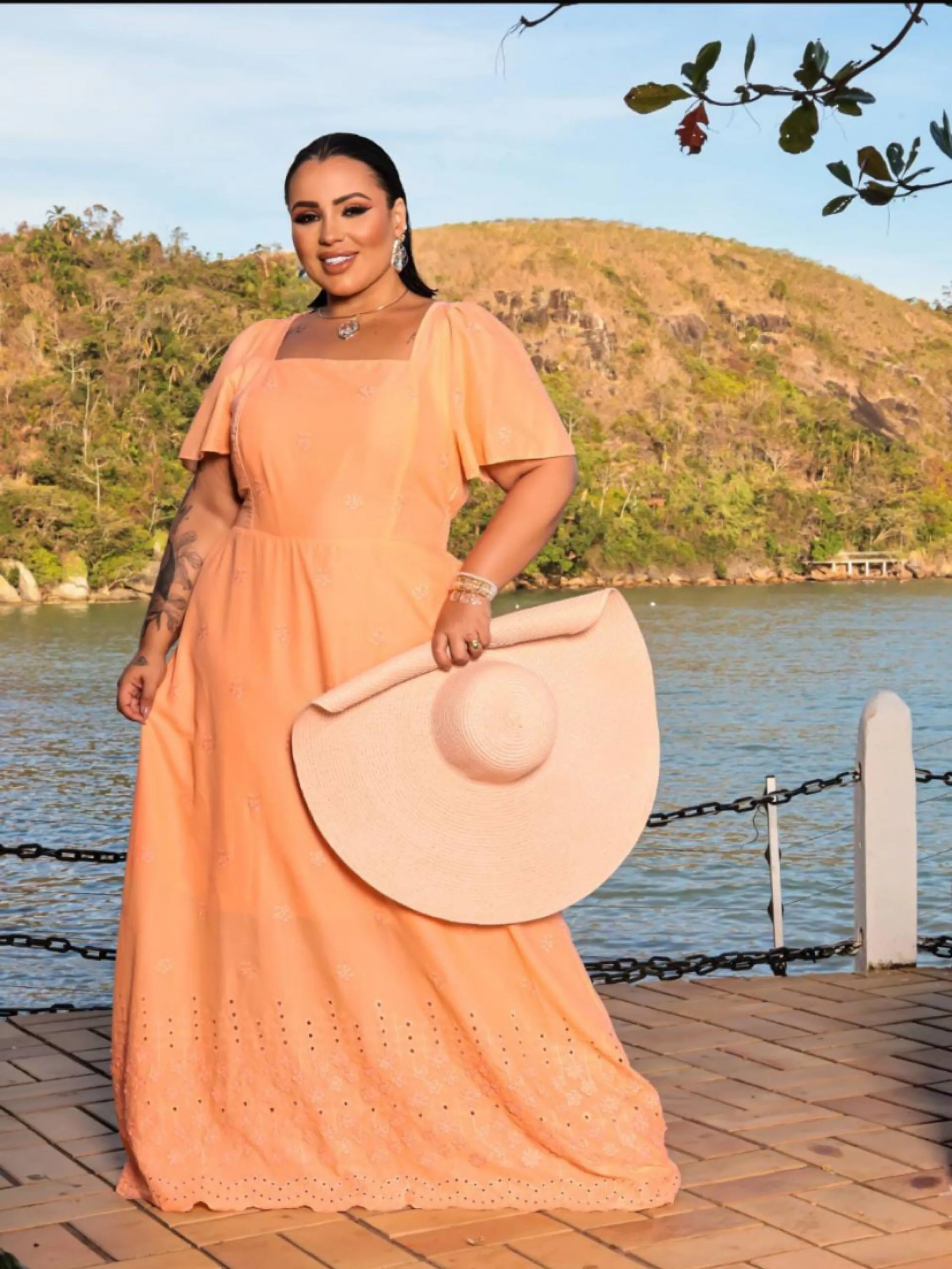 Vestido longo de nanga gola quadrada e elastex no cós