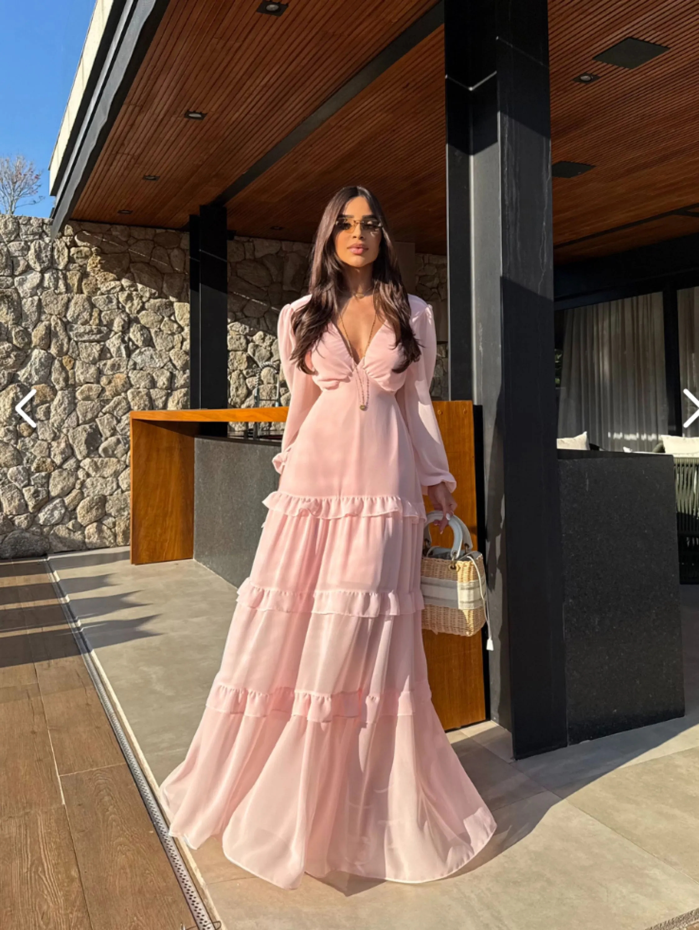 Vestido longo ,decotado,manga longa tecido chifon