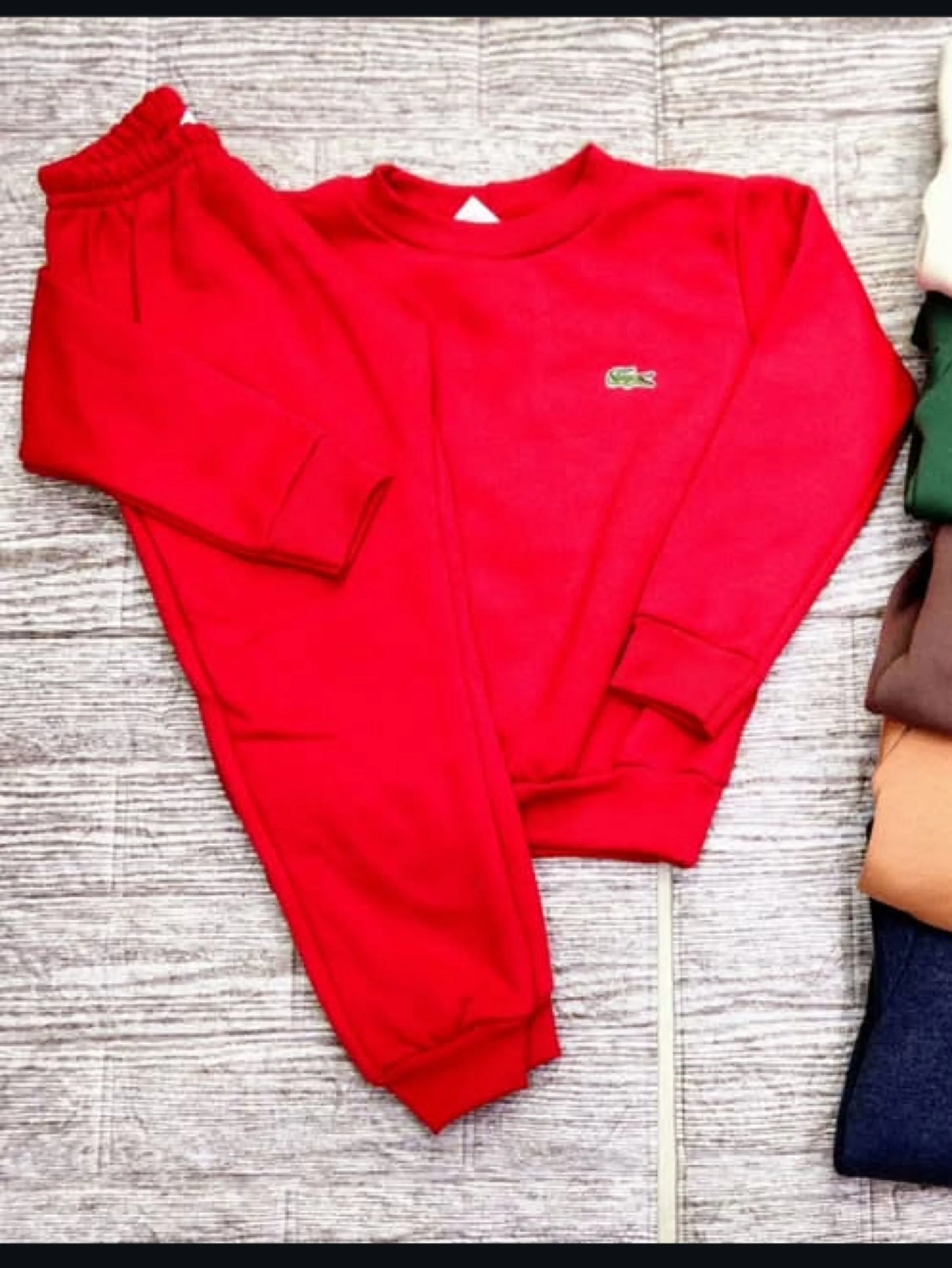 Conjunto de moletom forrado Lacoste infantil