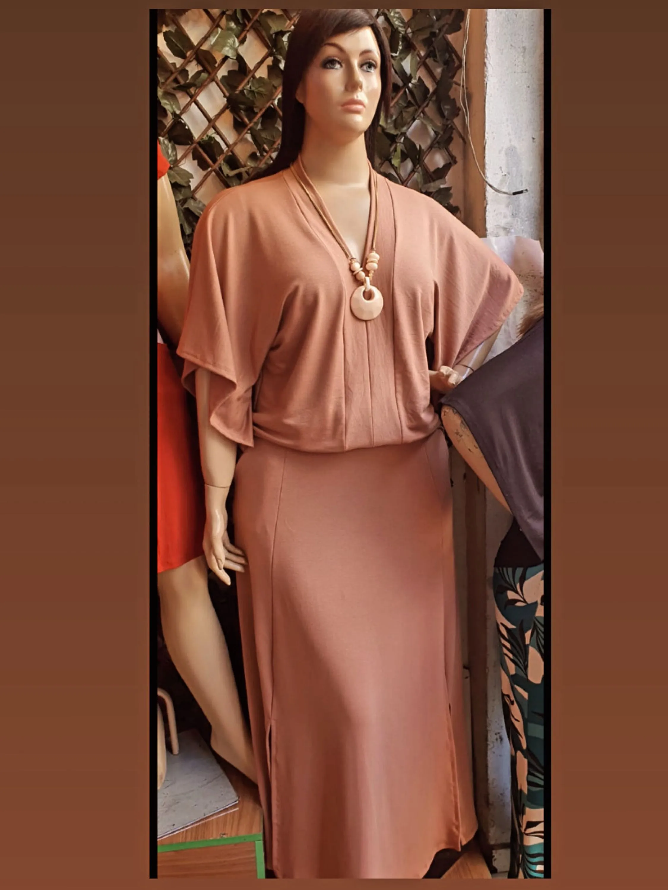 Conjunto saia longa com blusa morcego PLUS SEZI