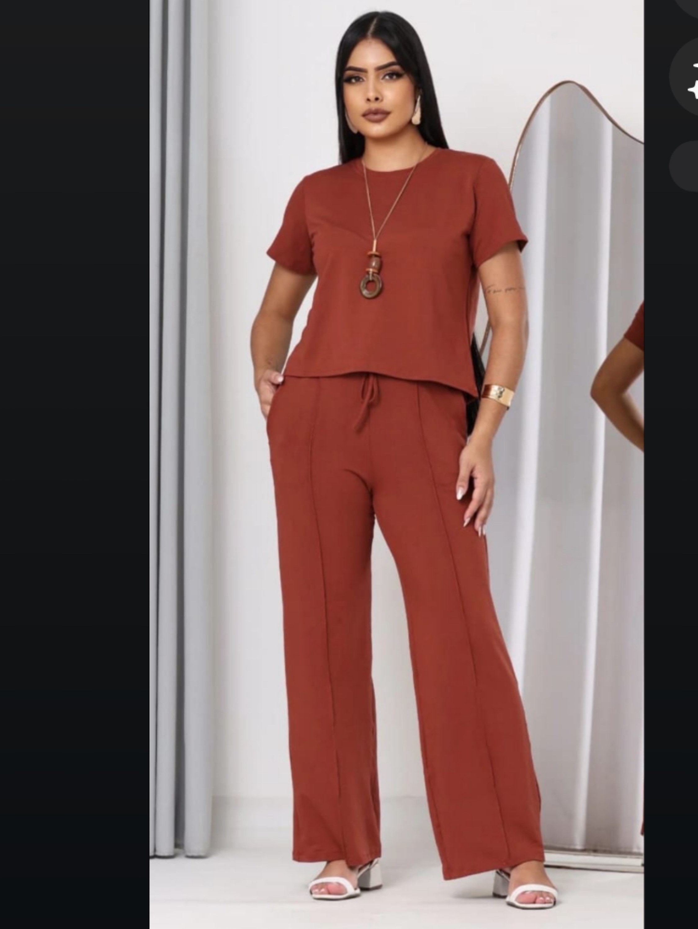 Conjunto calça reta e blusa básica