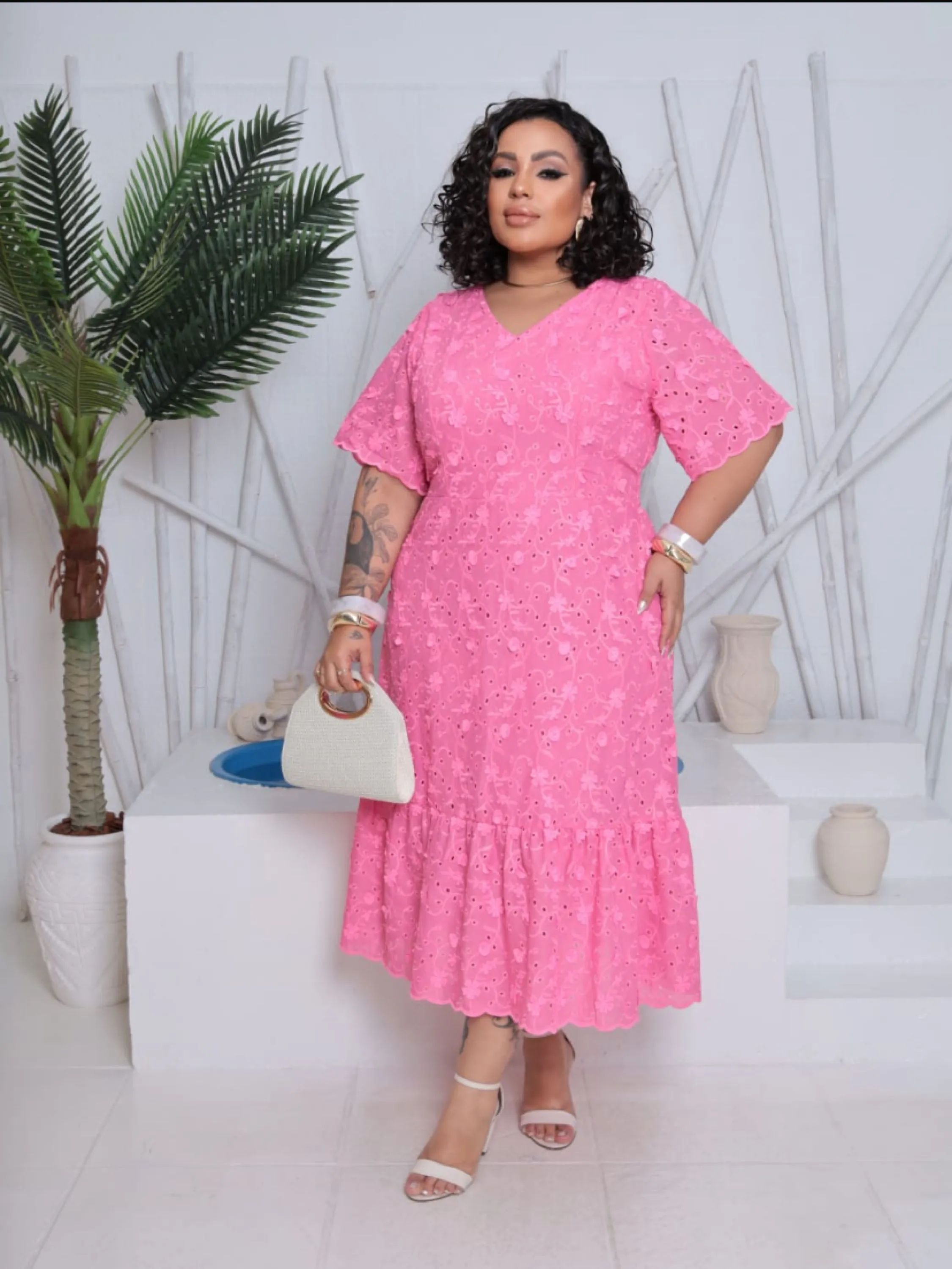 Vestido longo de manguinha,gola V forrado
