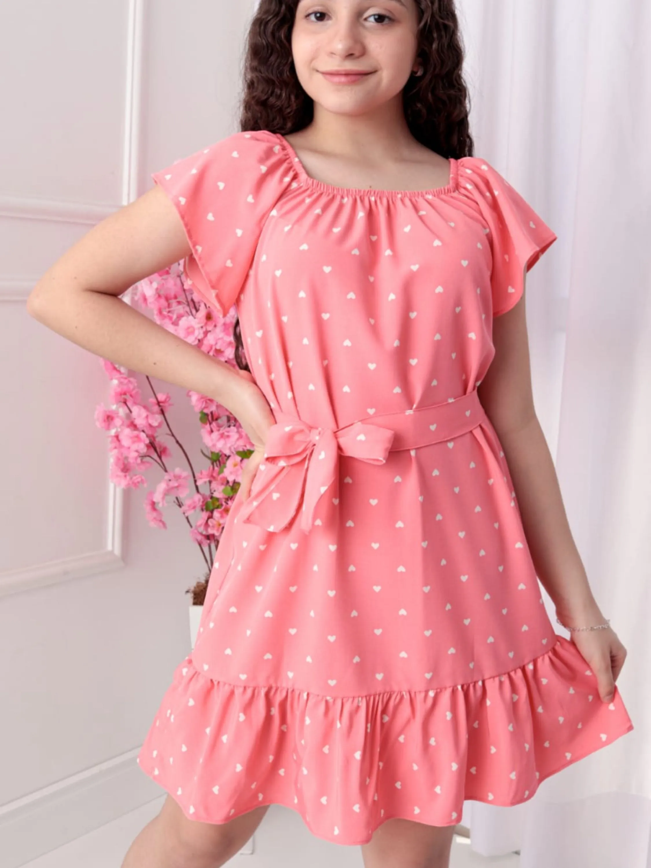 Vestido juvenil de bolinha amarração na cintura de