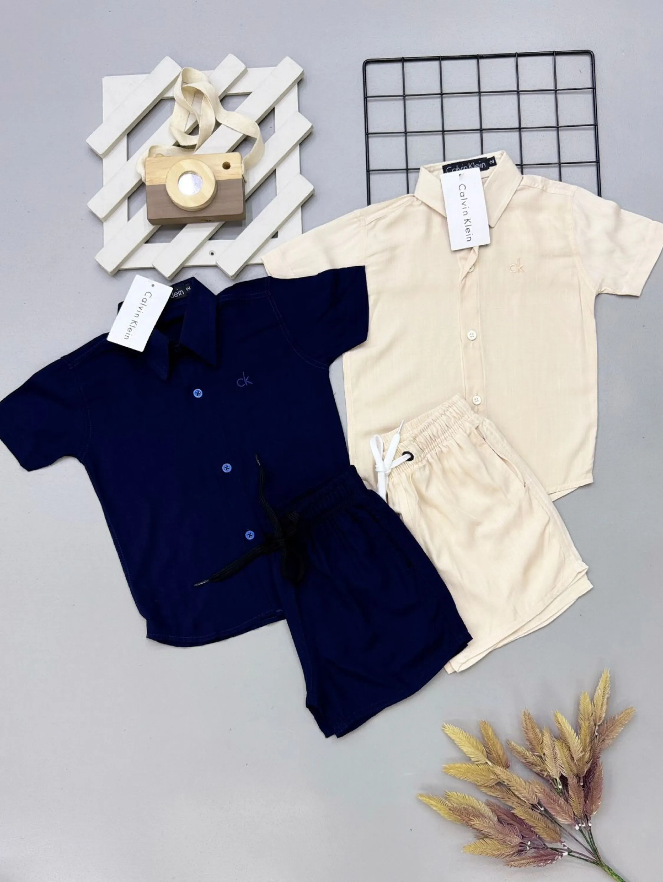 Conjunto camisa manga curta e shots Calvin Klein