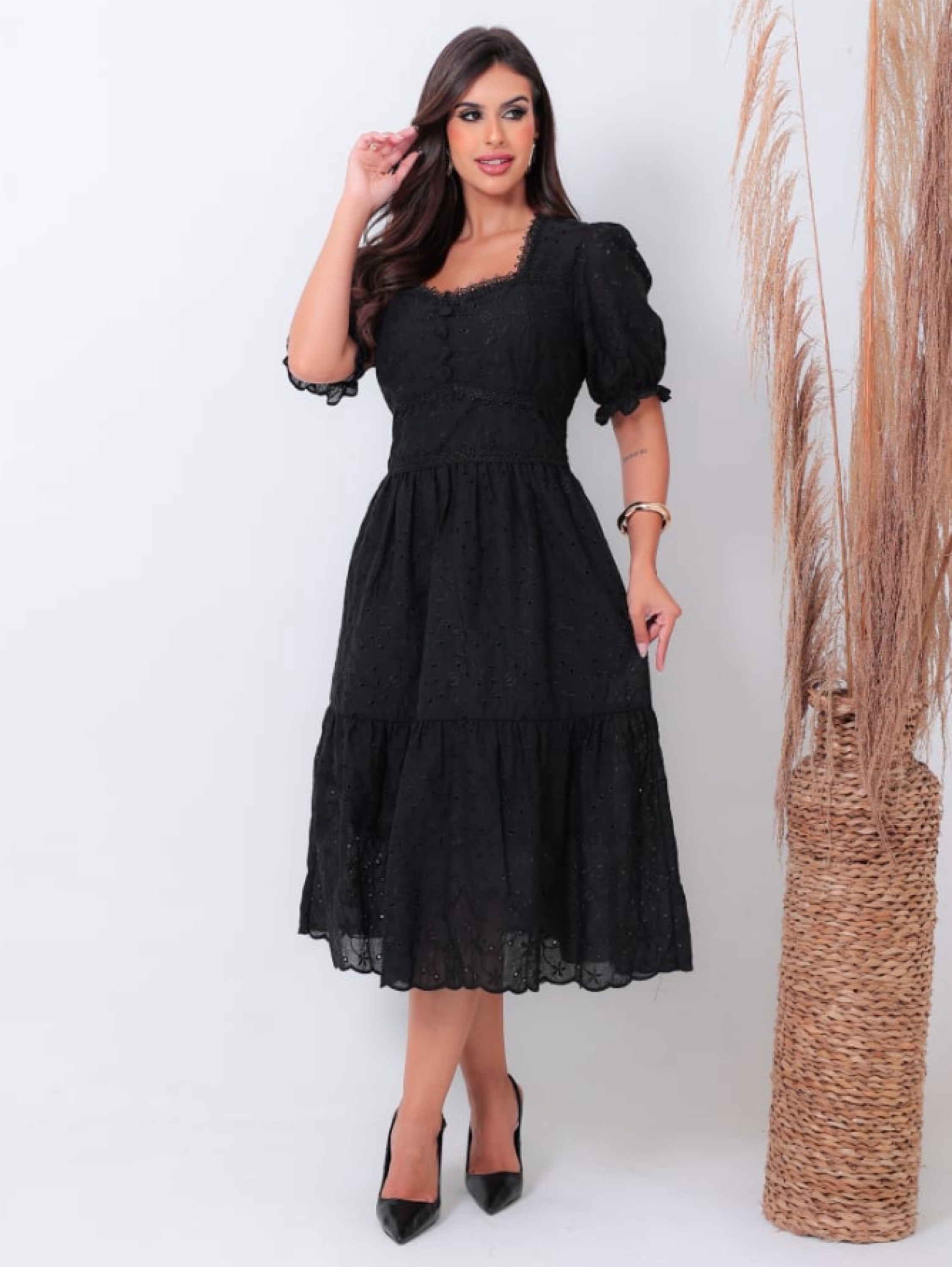 Vestido mídi em lesse bordado