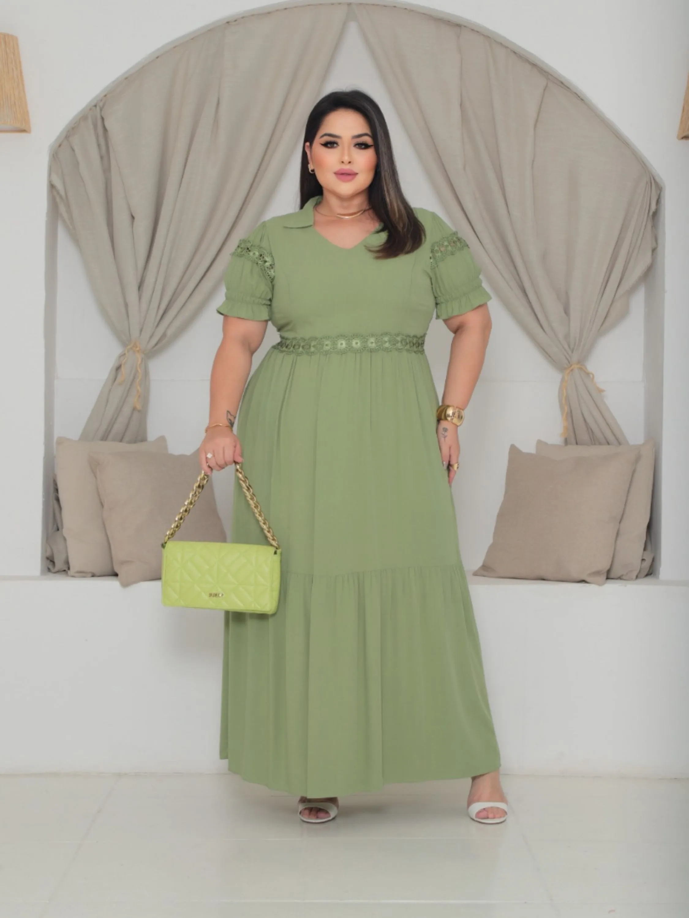 Vestido longo ,elástico na cintura e na barra da manga Plus