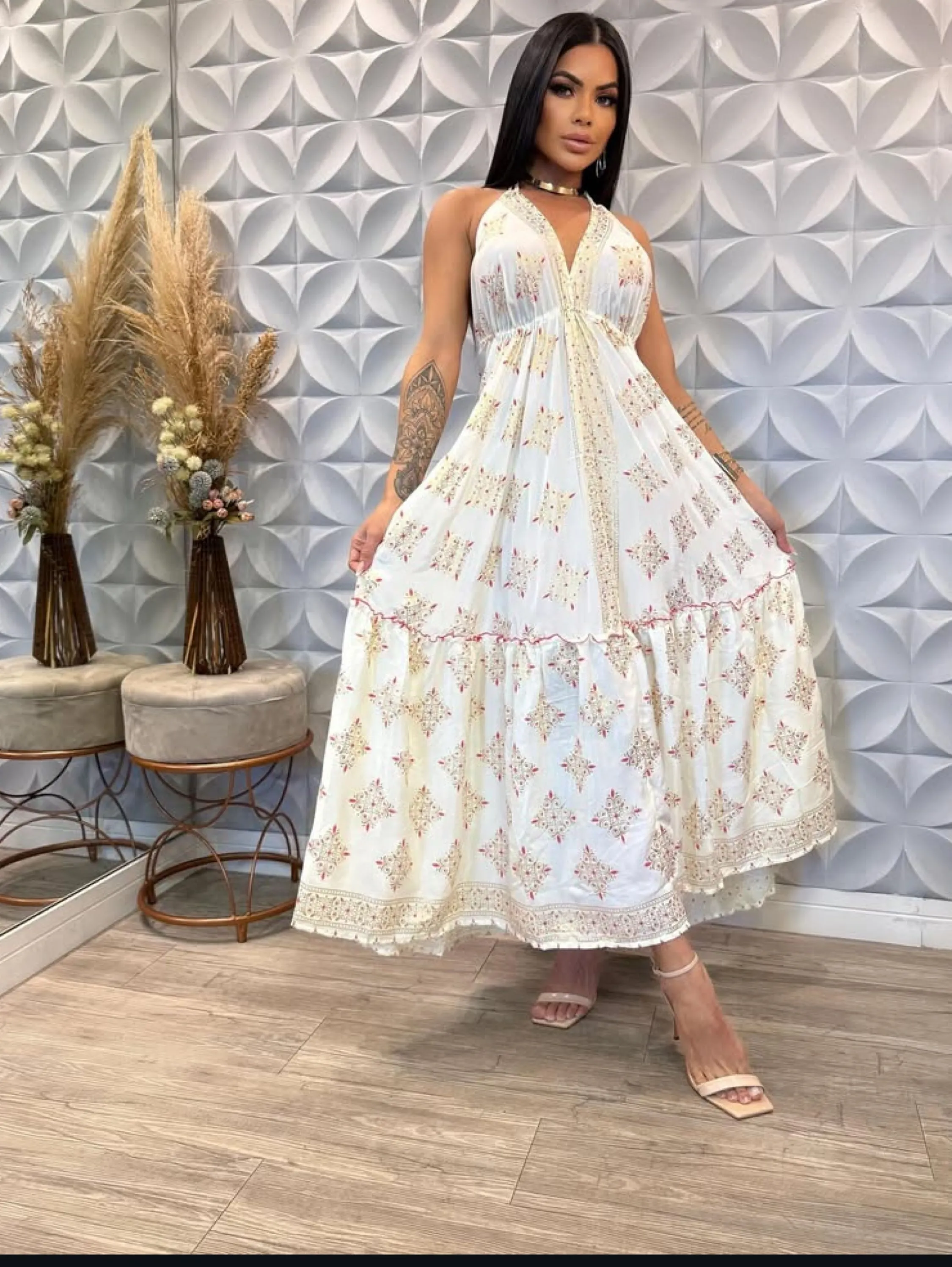 Vestido indiano seda costas nua com estampa dourada