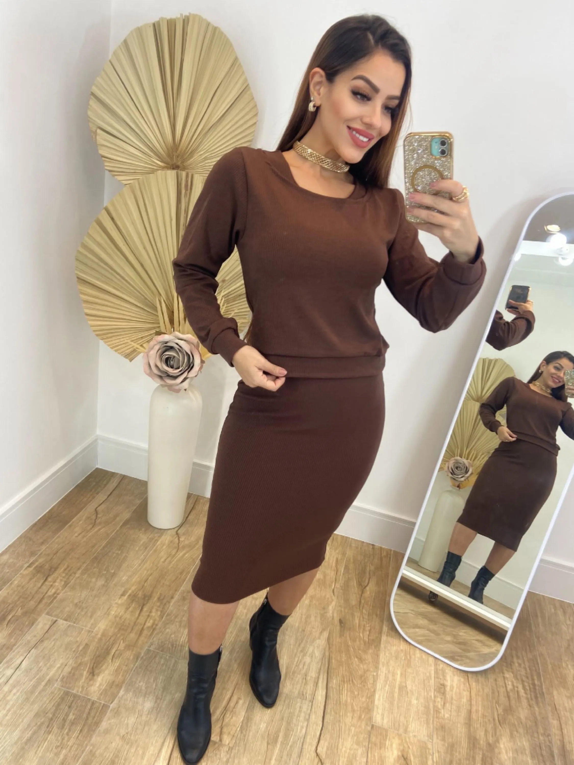 Conjunto vestido mídi e casaquinho tecido anarruga
