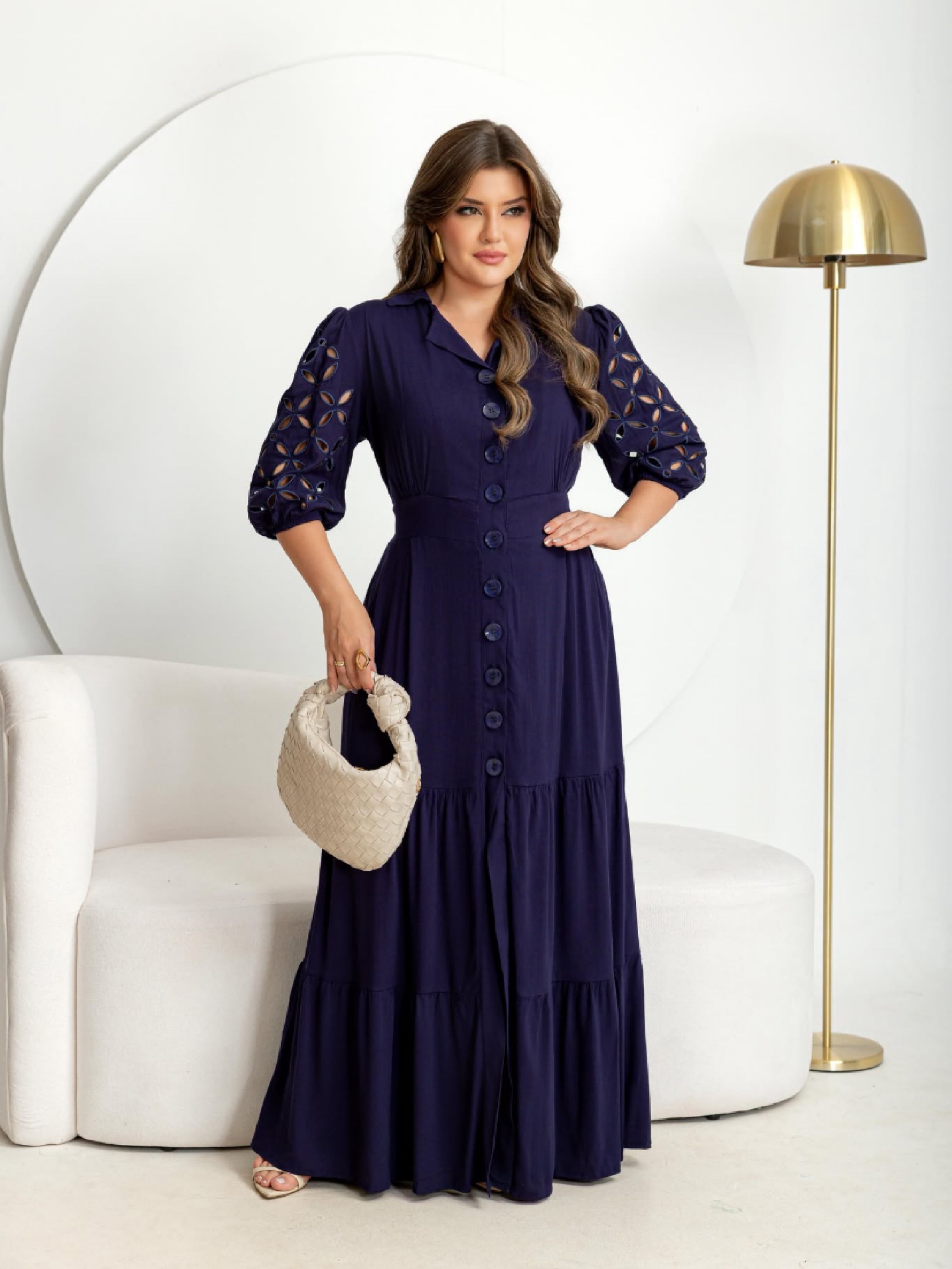 Vestido longo manga 3/4 toda detalhada no bordado