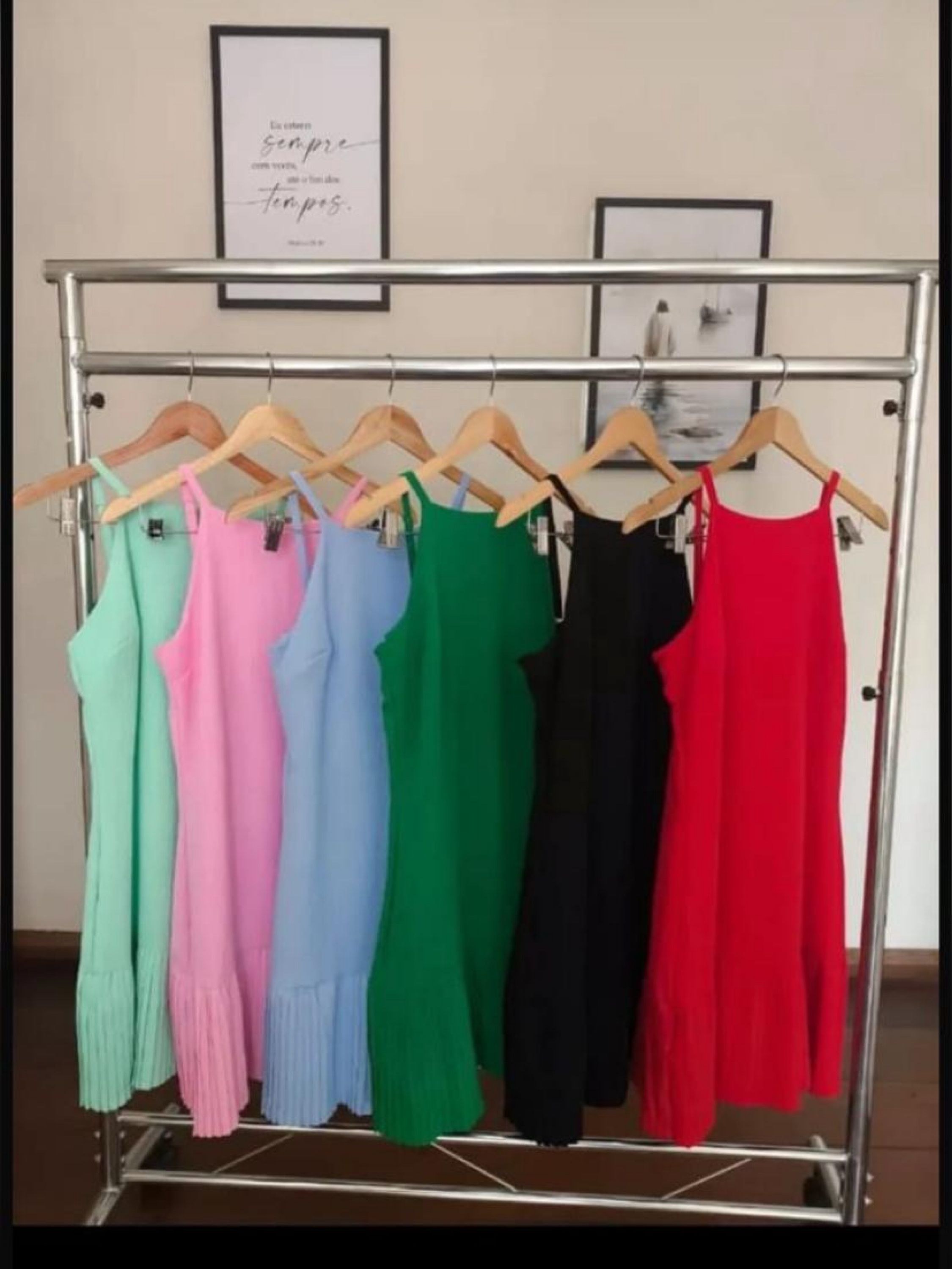 Kit com 3 vestidos abaixo do joelho alcinha regulável