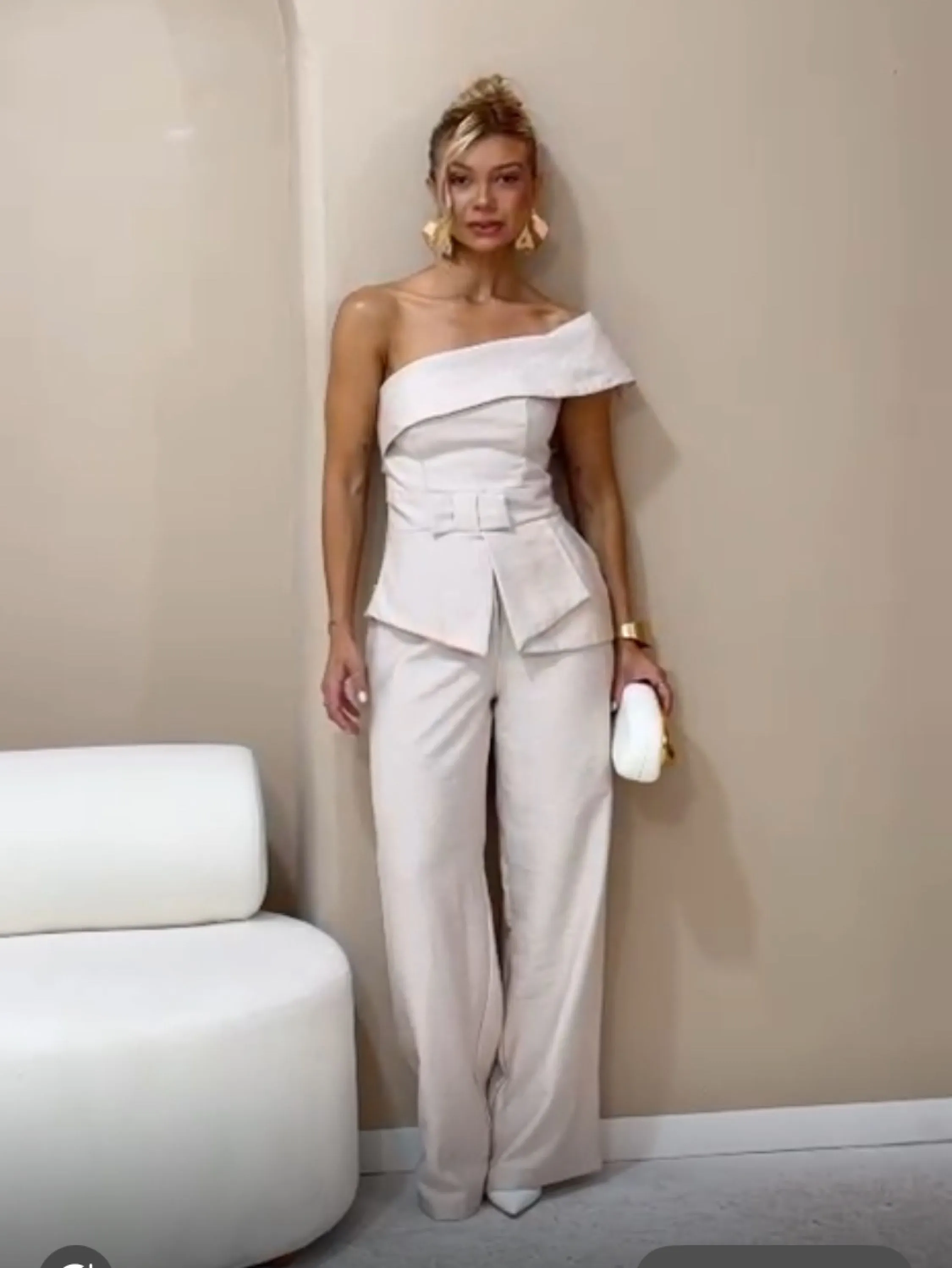 Conjunto thamyres Calça Pantalona blusa assimétrica