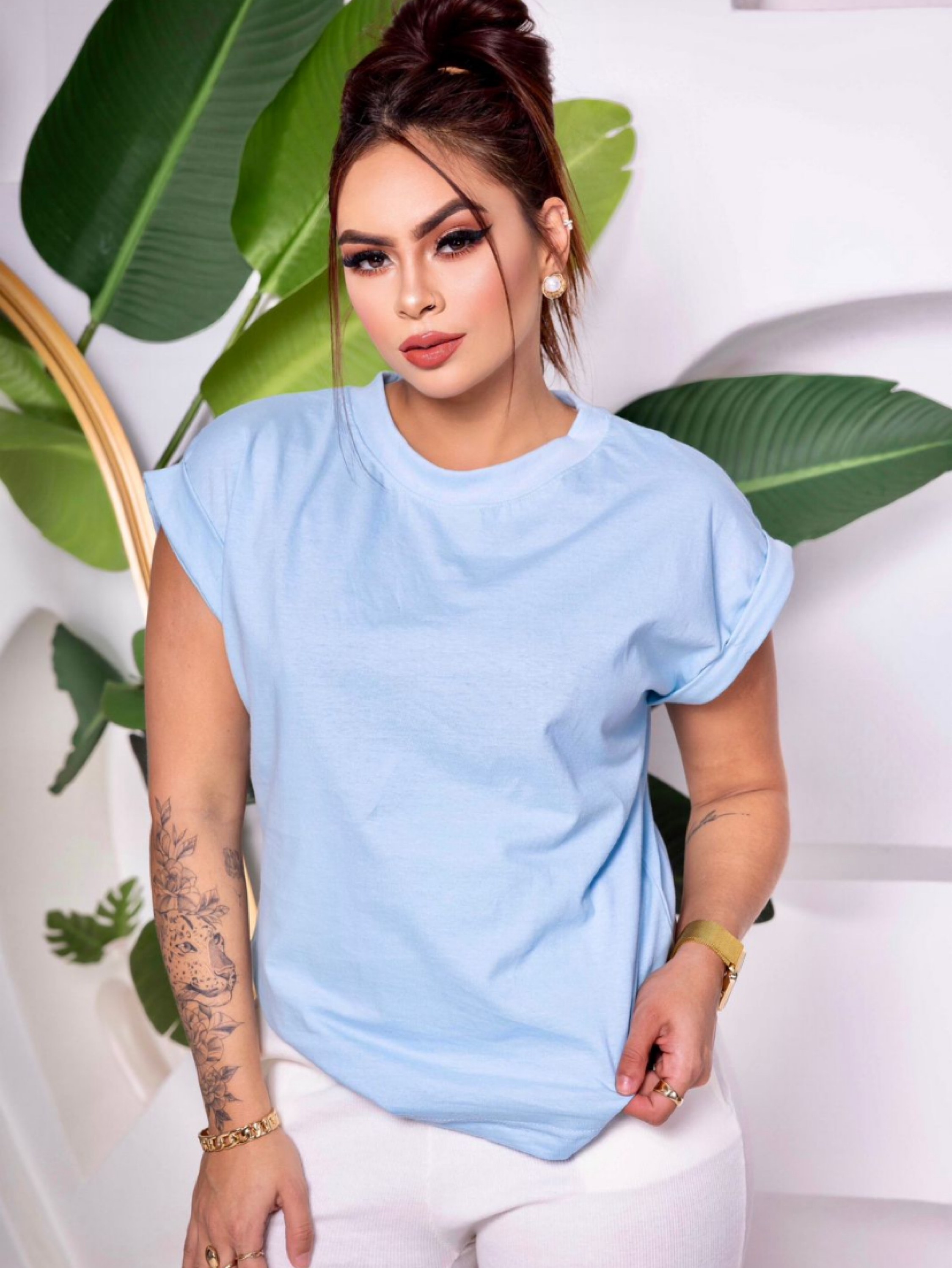 Kit com 4 T-shirt básica manga dobrada