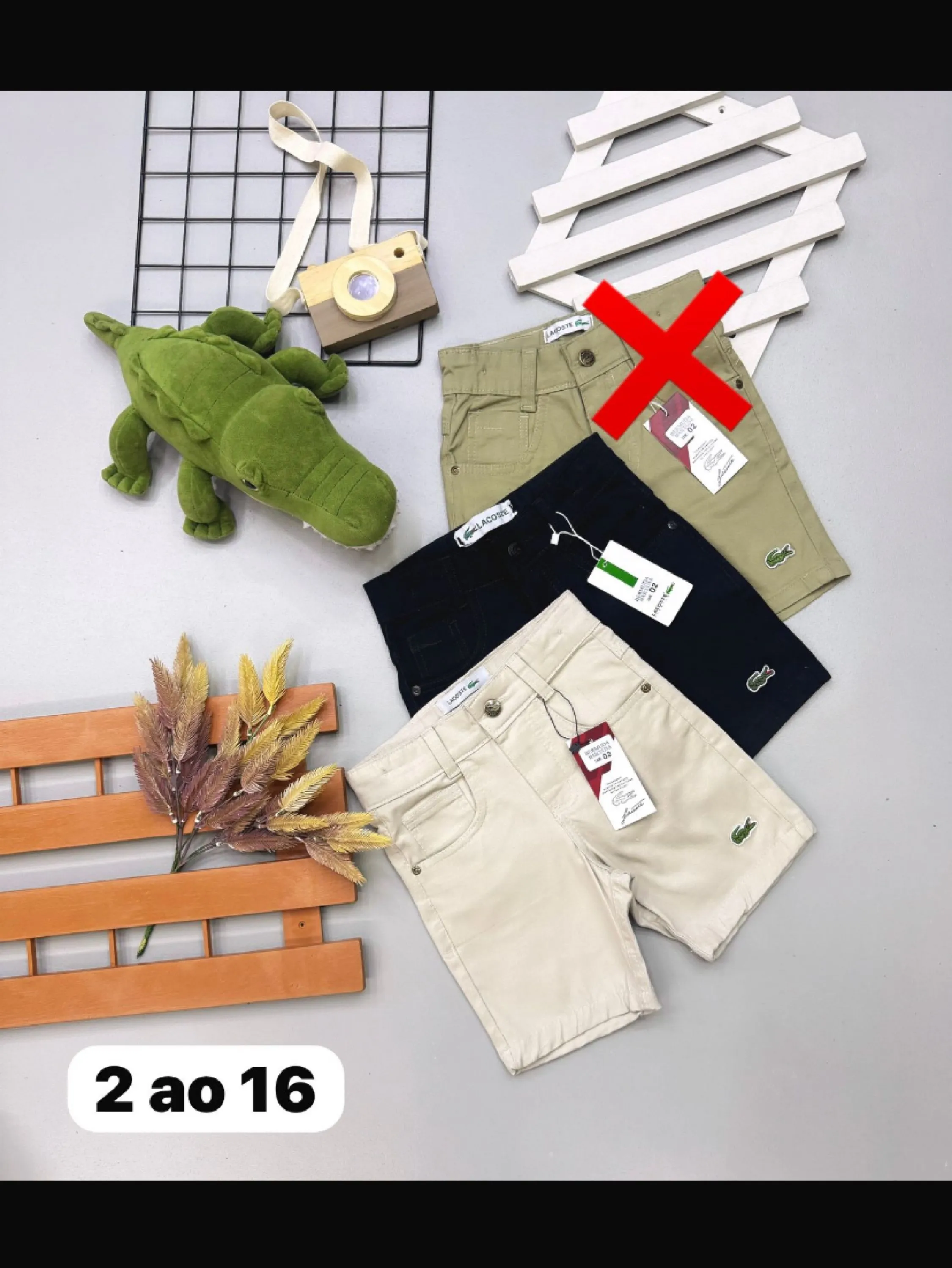 Bermuda Lacoste em sarja infantil/juvenil