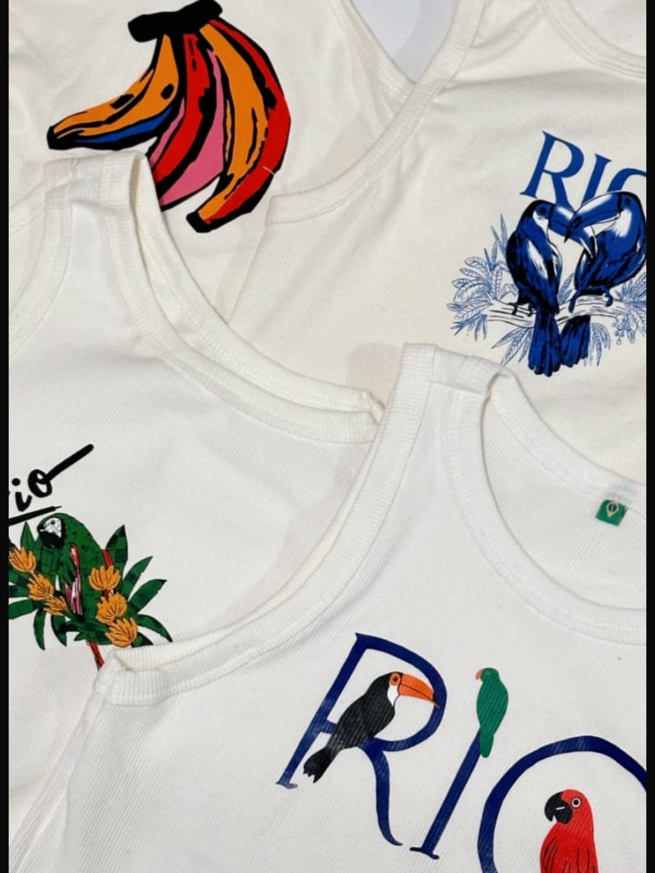 Kit com 4 regatinhas básicas com estampas variadas