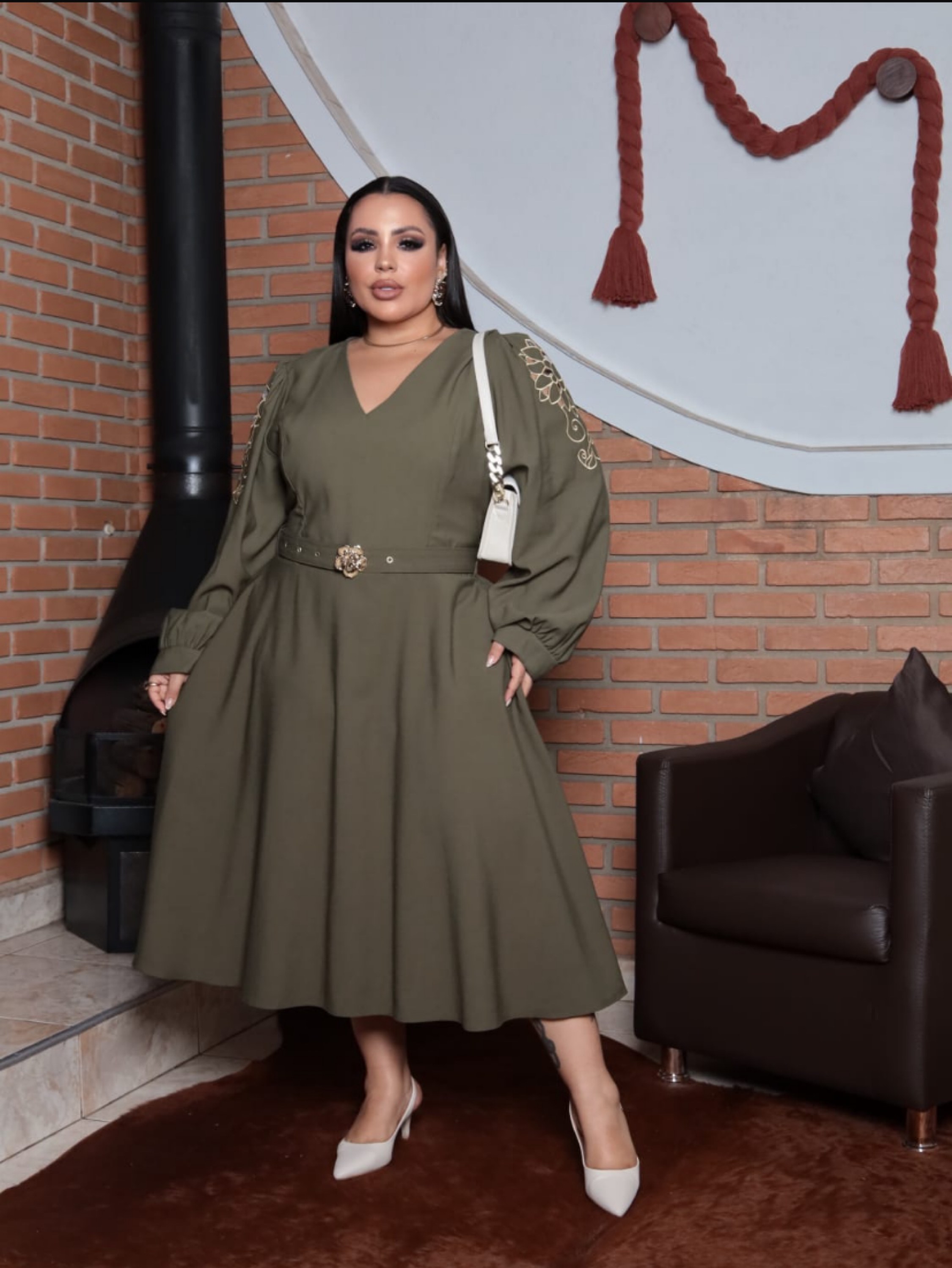 Vestido mídi manga longa Plus size