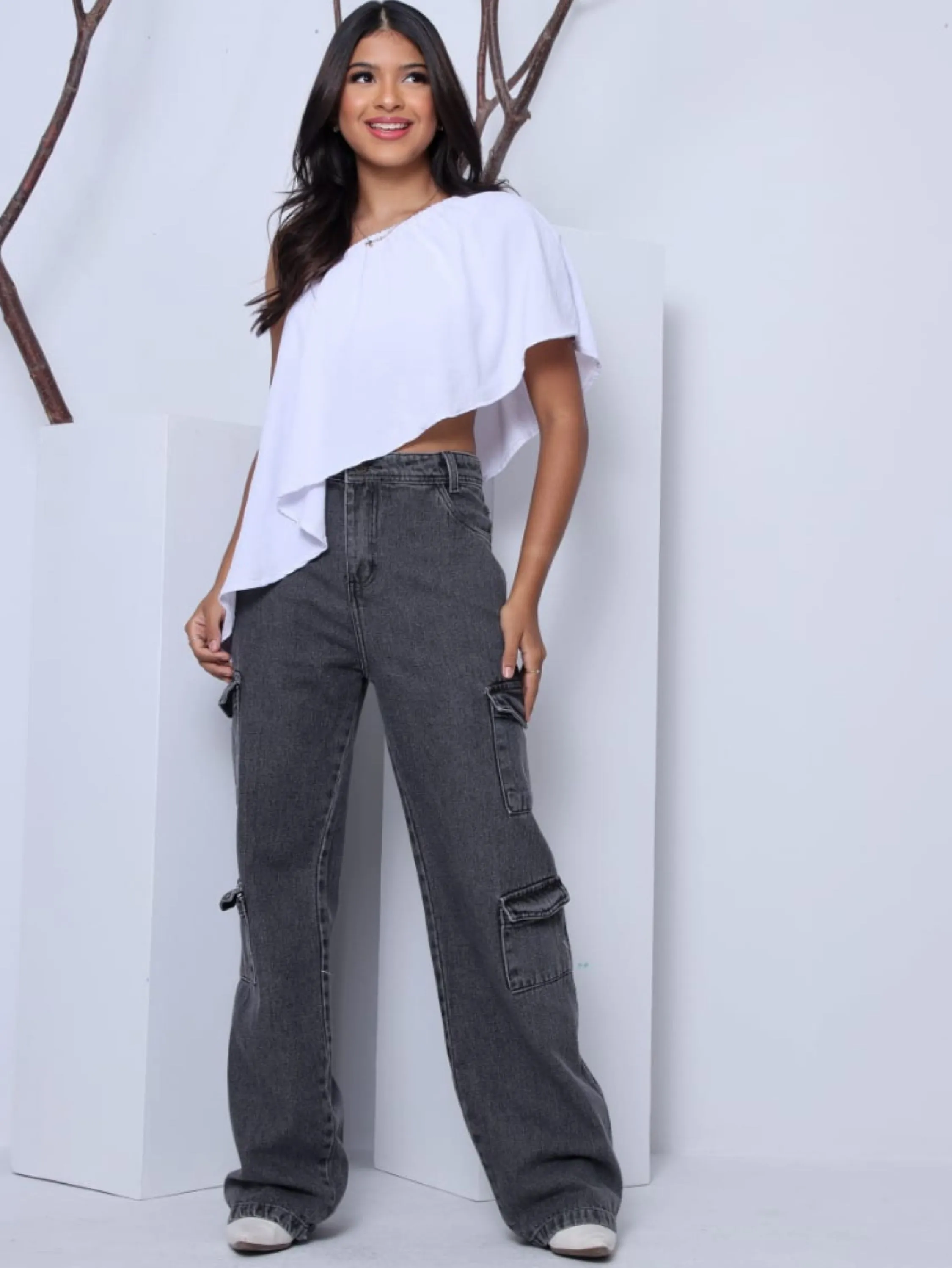 Calca jeans cargo 4 bolsos funcionais ,cintura alta