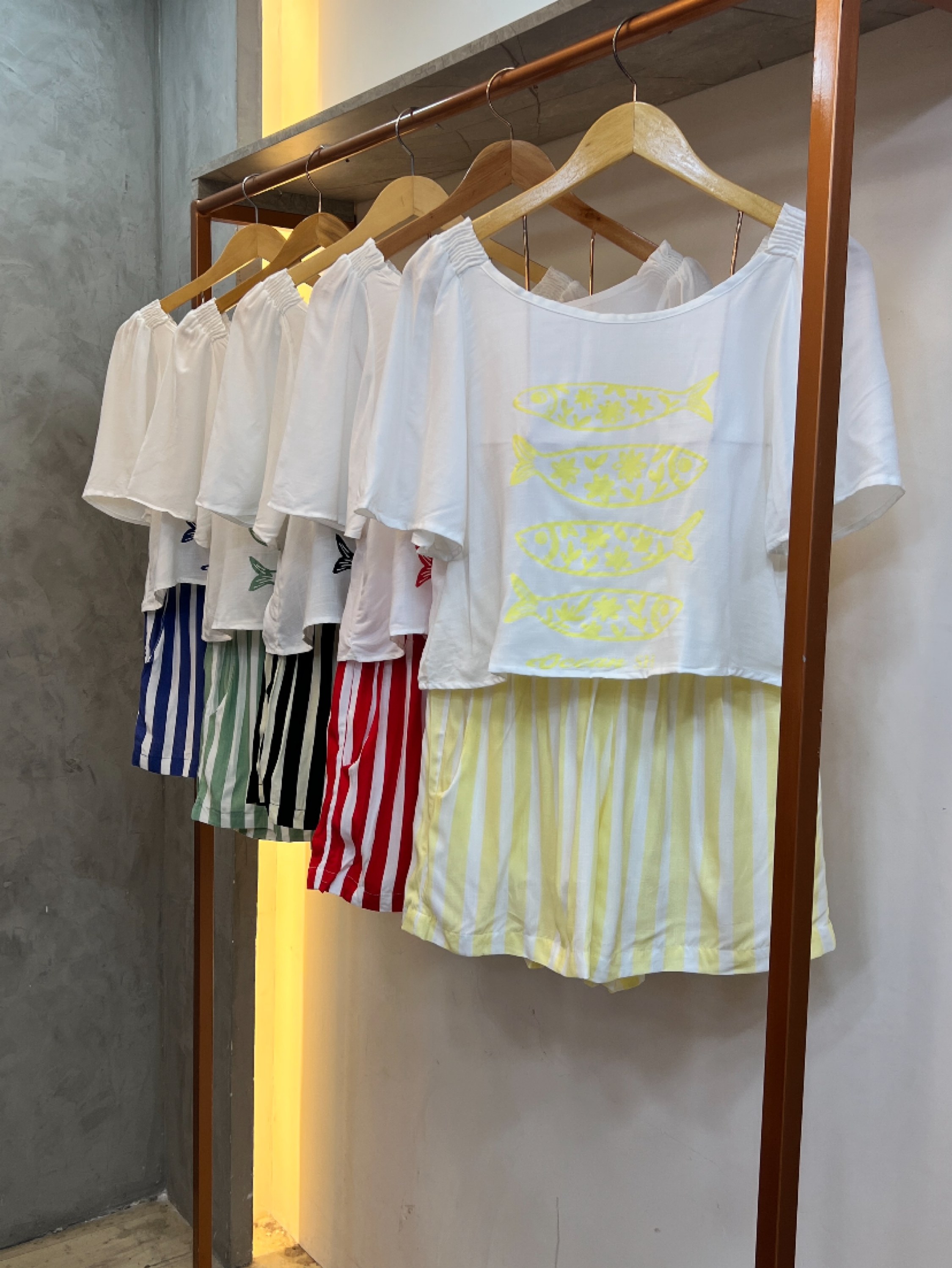 Conjunto shorts e crooped