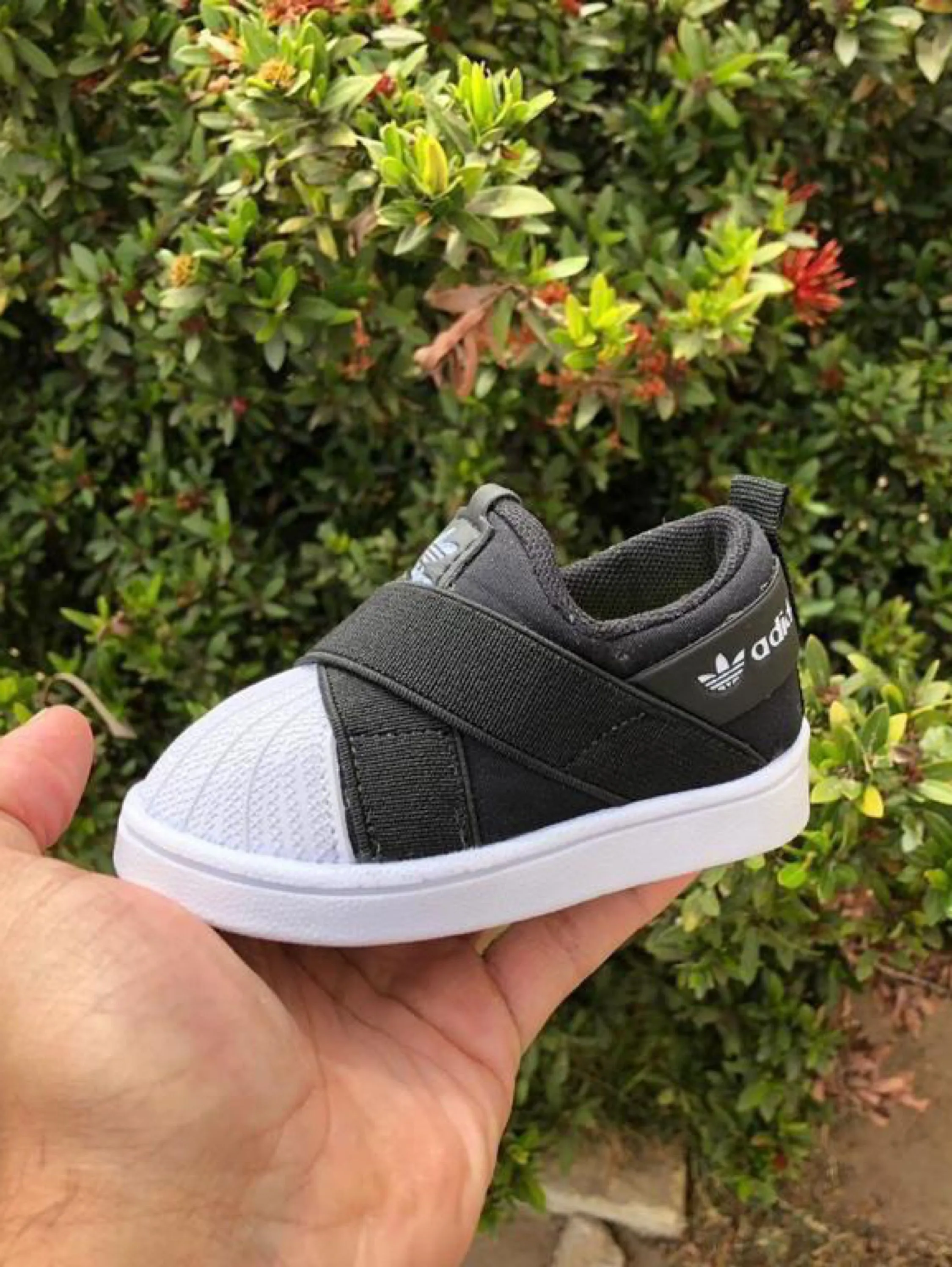 Tênis Adidas infantil