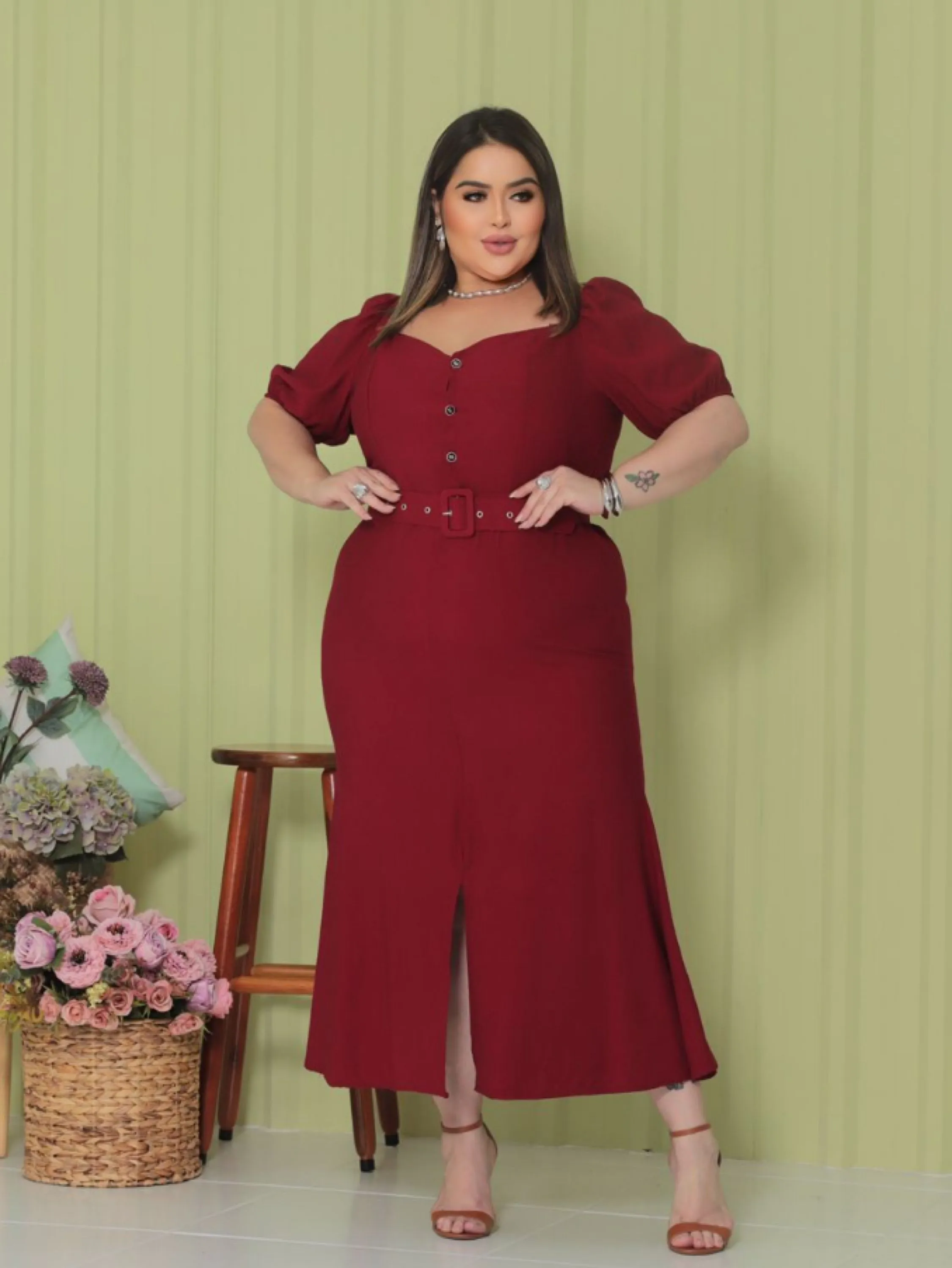 Vestido mídi com manga princesa Plus size
