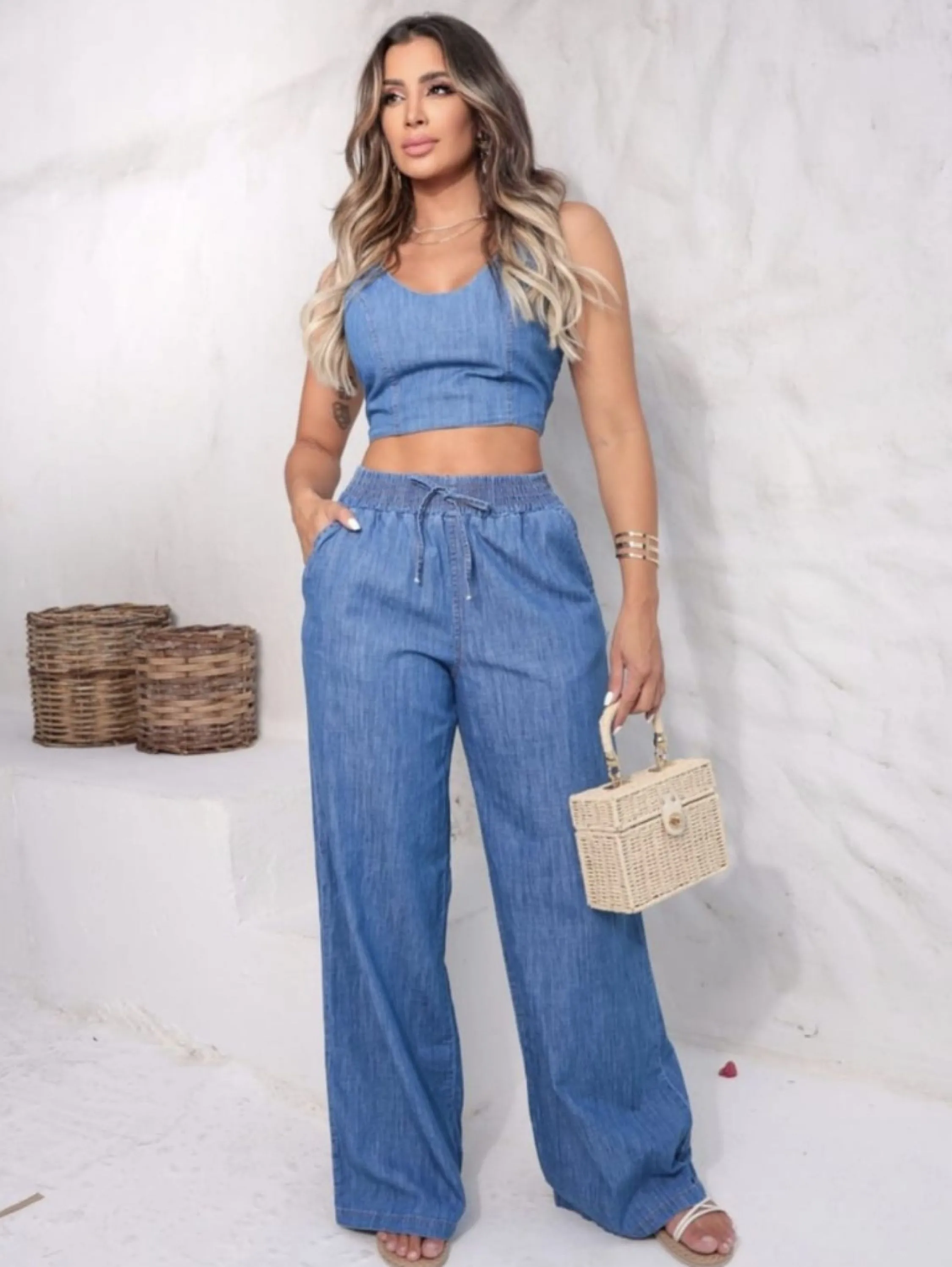 Calça Pantalona estilo jeans com lastex no cós