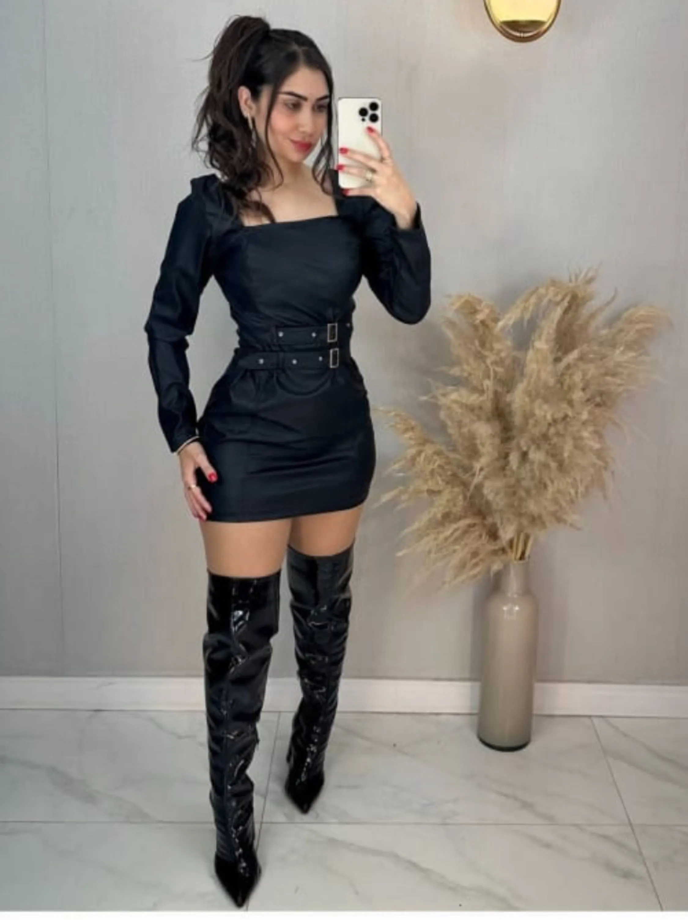 Vestido curto manga longa com cinto duplo