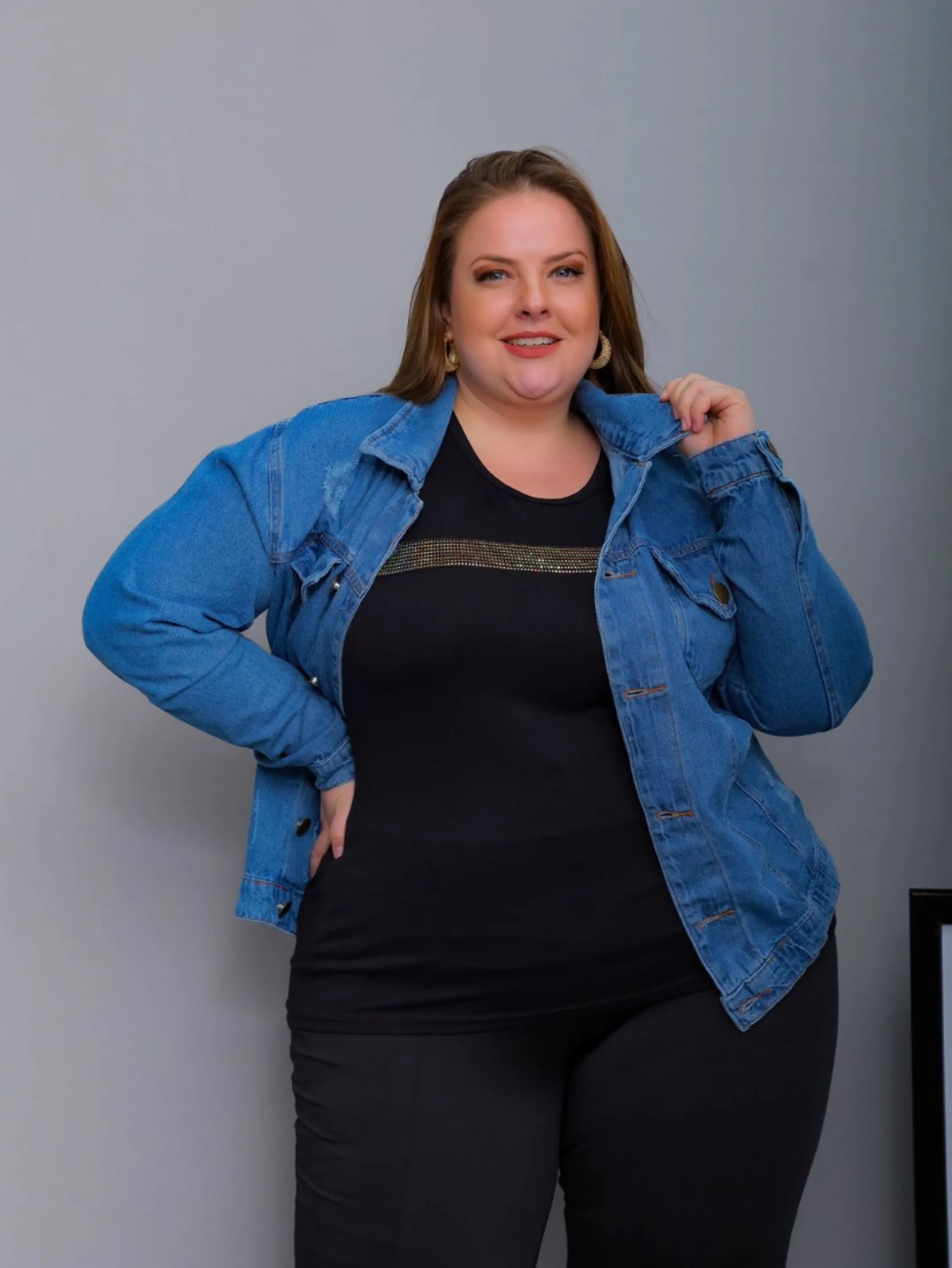 Jaqueta jeans Max Plus size (Vau)