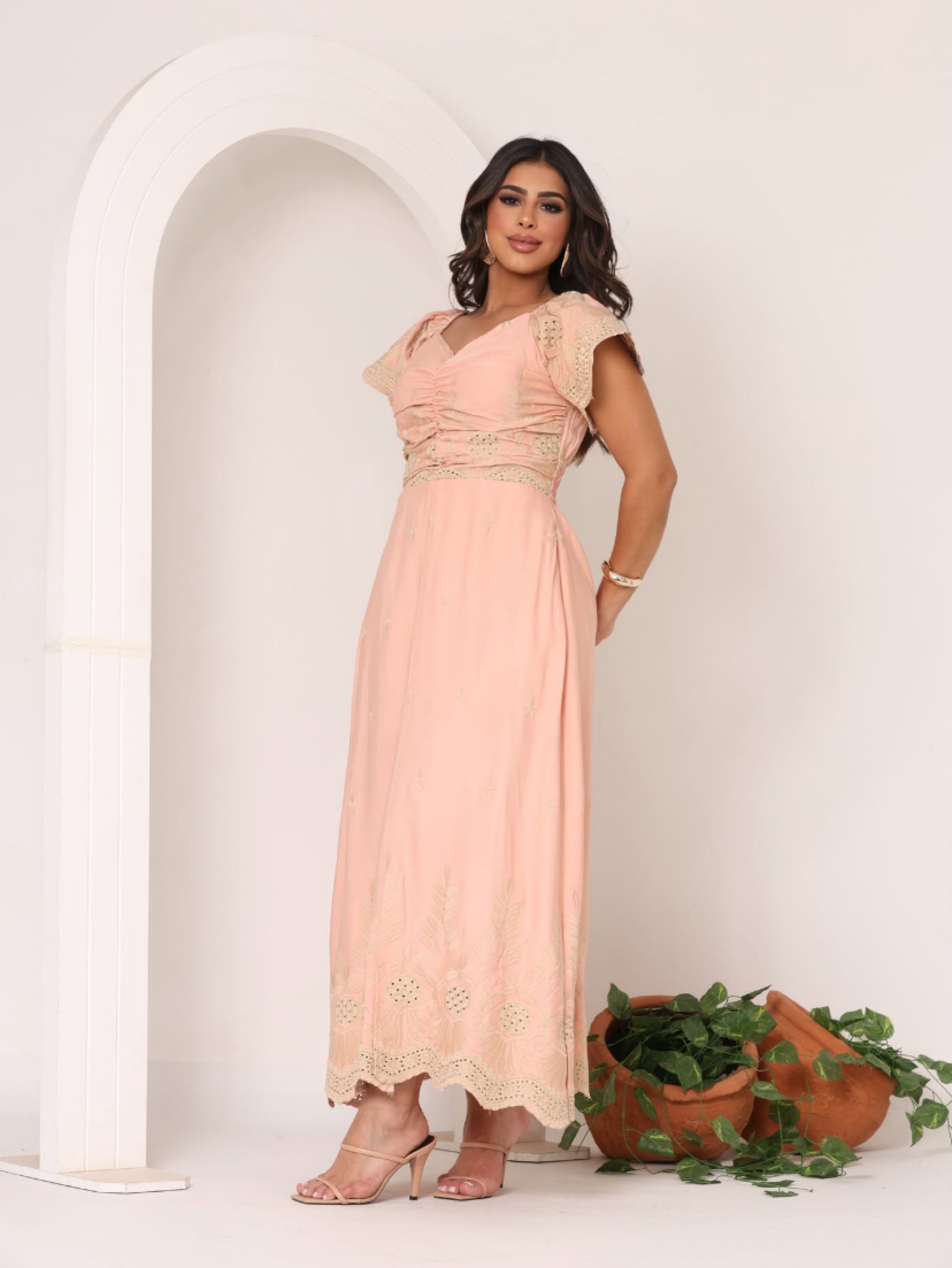Vestido longo Plus size Tânia bordado