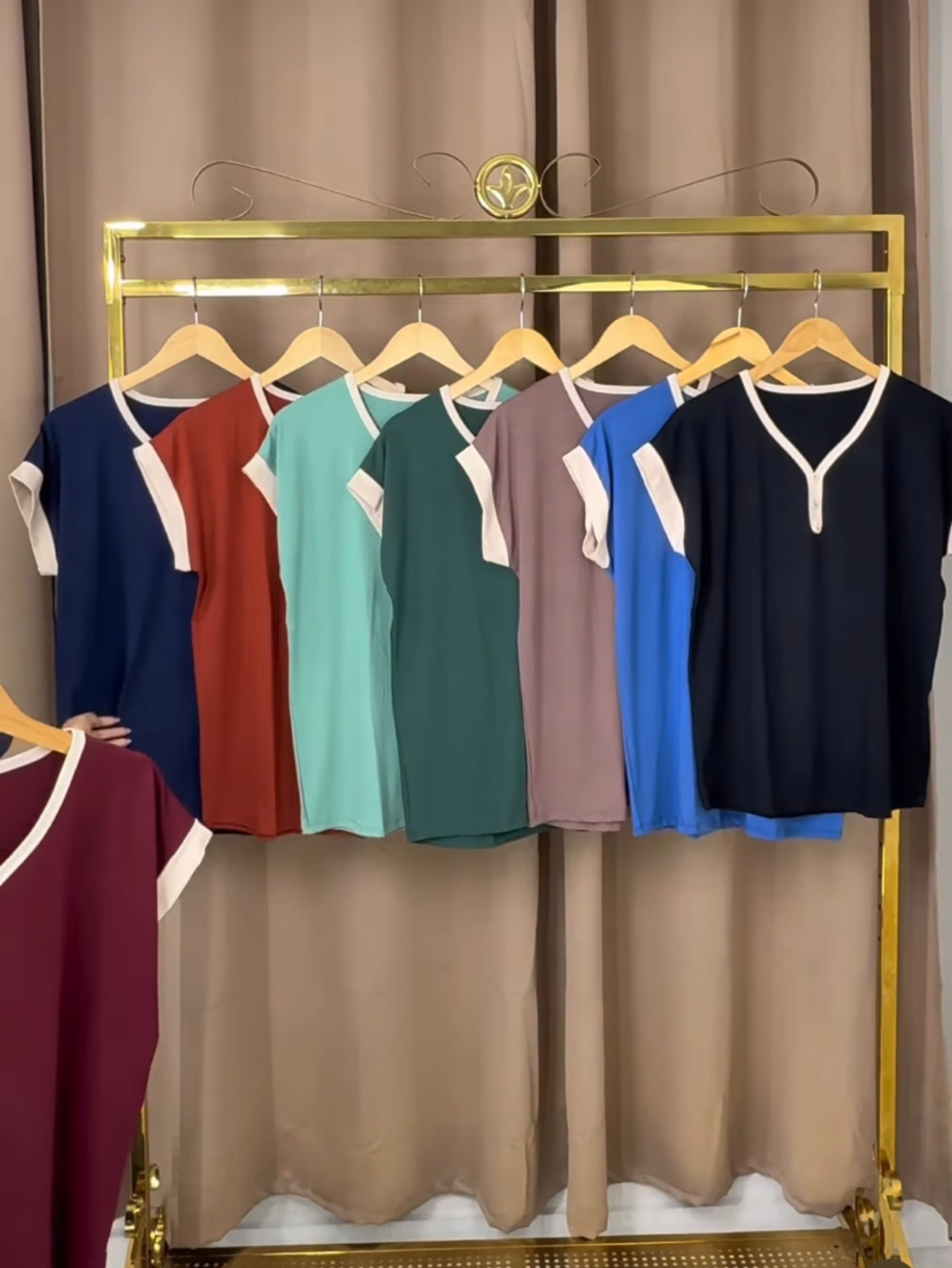 Kit com 5 blusas basicas bicolor