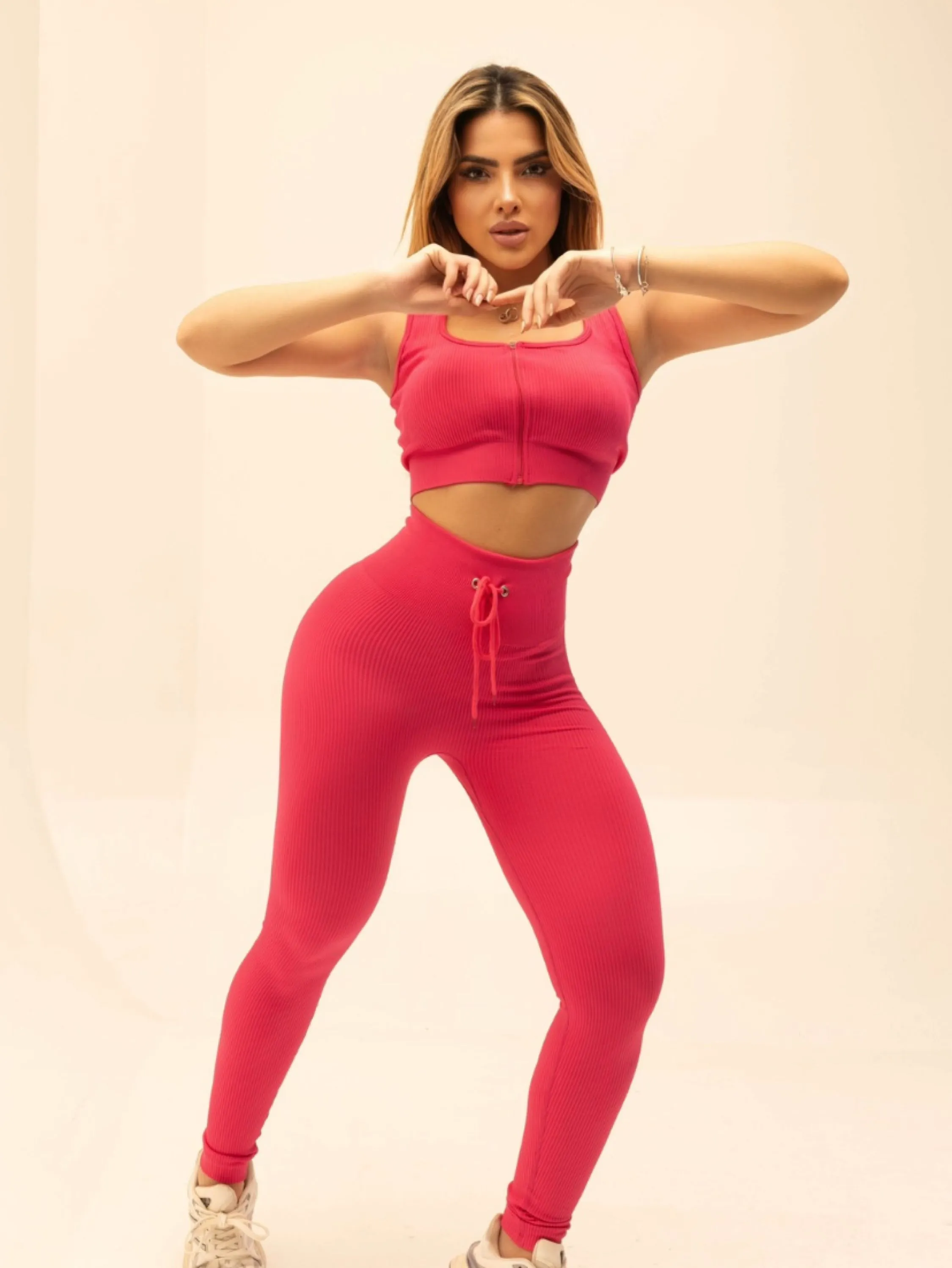Conjunto canelado sem costura fitness