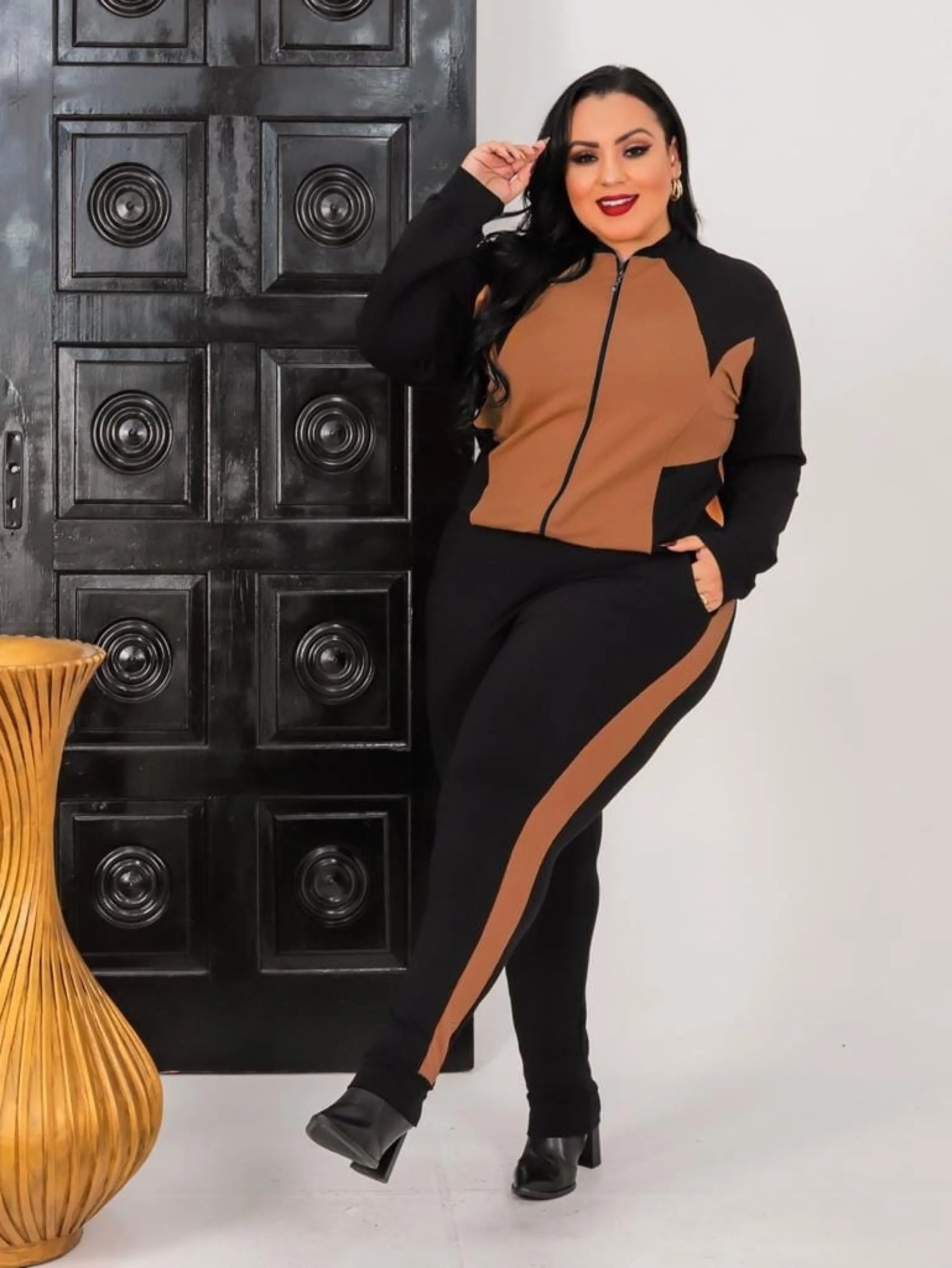 Conjunto calça e jaqueta PLUS SIZE tecido malha crepe (262)