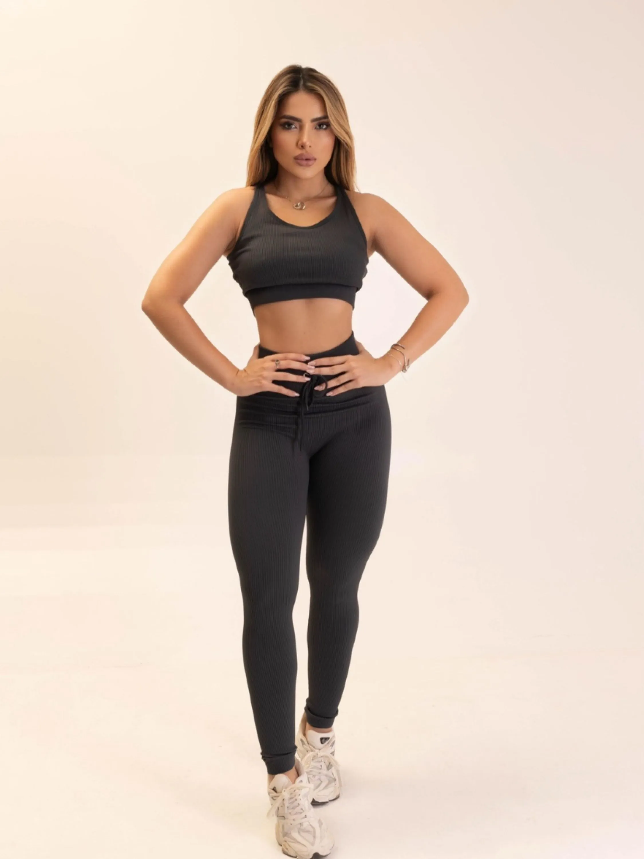 Conjunto top e calça fitness tecido canelado s/costura