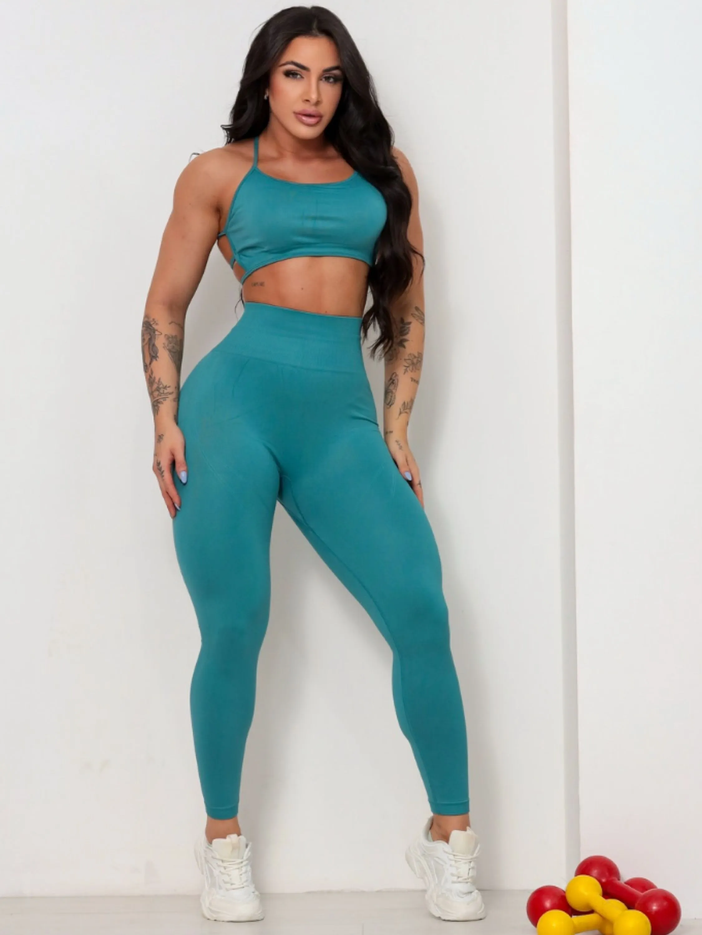 Conjunto fitness empina bumbum tecido Poliamida