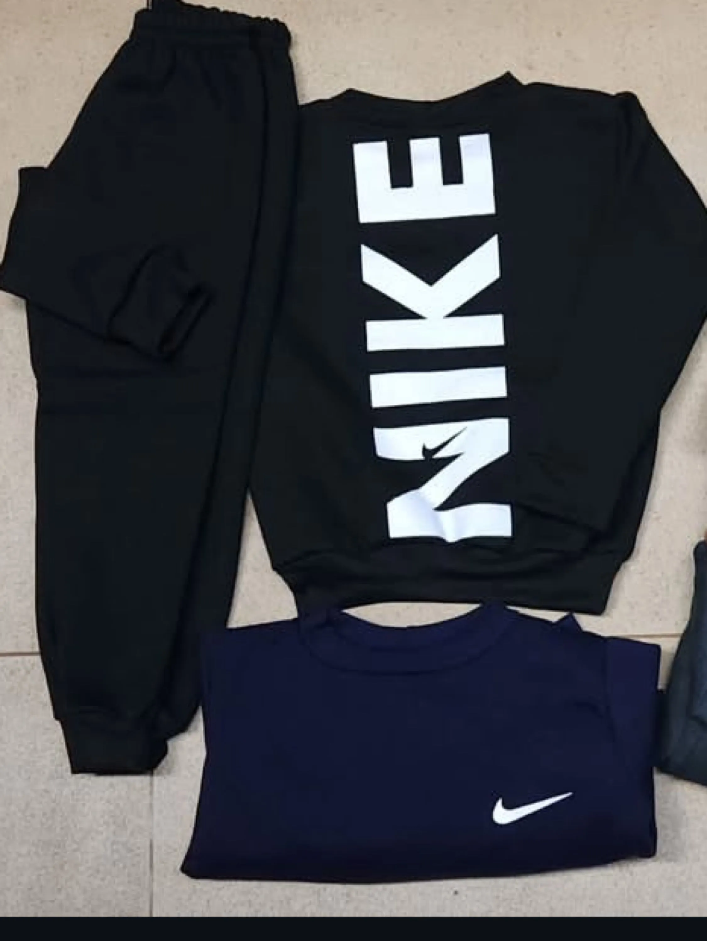 Conjunto de moletom forrado Nike infantil