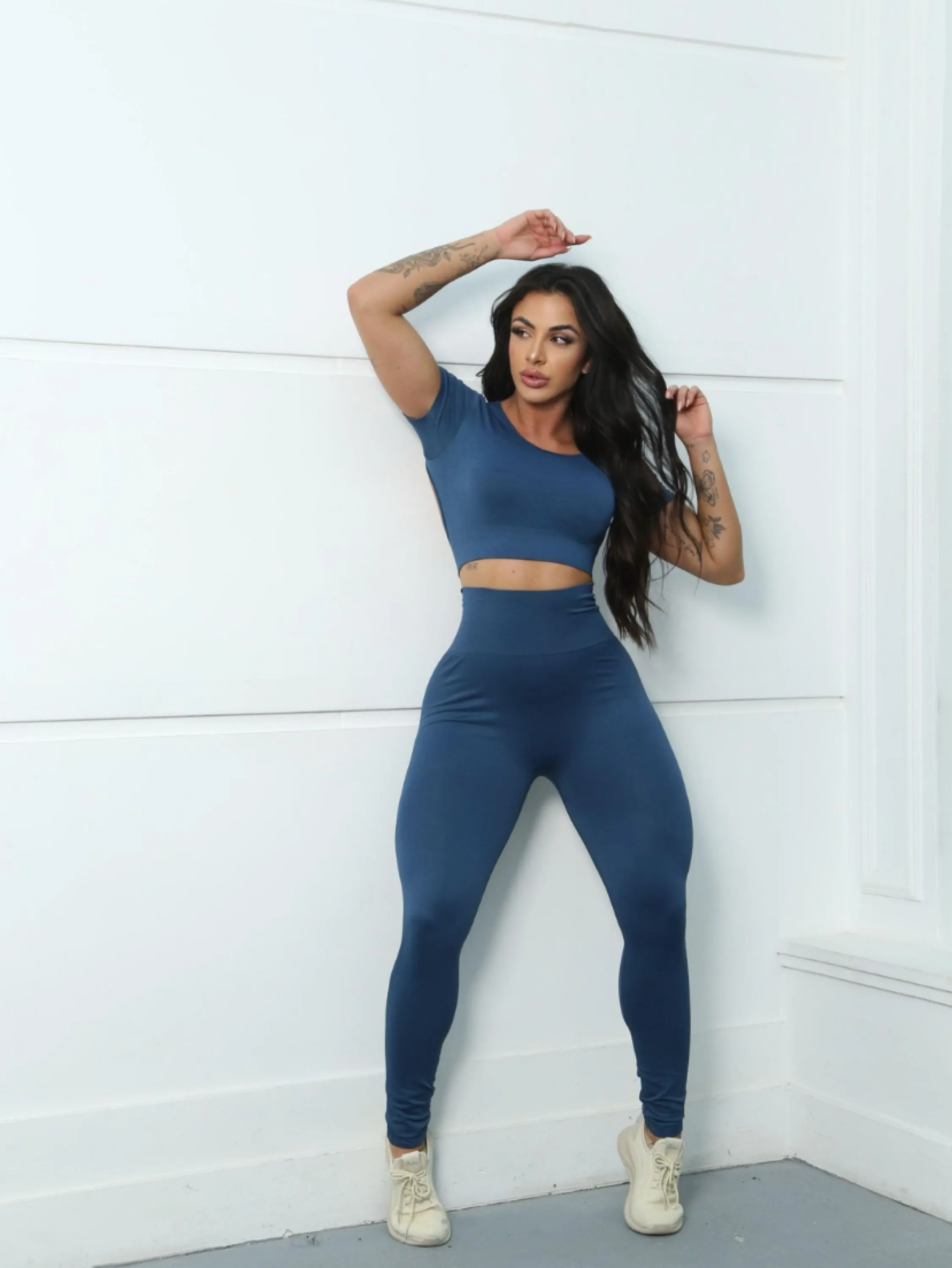 Conjunto fitness empina bumbum tecido poliamida